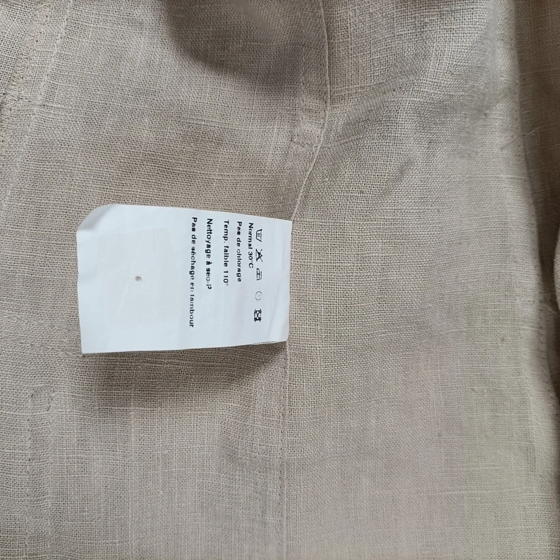 Voir photo 16 de Blazer lin beige Rohmer coupe saharienne poches plaquées boutons texturés taille 38 Blazer lin beige Rohmer coupe saharienne poches plaquées boutons texturés taille 38 Très bon état reconditionné photo 16
