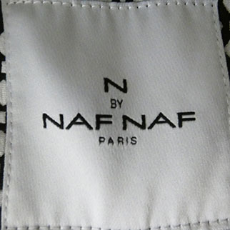 Voir photo 4 de Blazer noir imprimé - Femme - Naf Naf - Taille 40 Blazer noir imprimé - Femme - Naf Naf - Taille 40 Très bon état reconditionné photo 4
