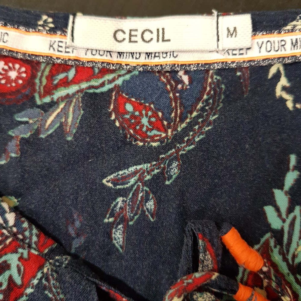 Voir photo 7 de Blouse bleu marine à imprimé cachemire - CECIL - taille M Blouse bleu marine à imprimé cachemire - CECIL - taille M Bon état reconditionné photo 7