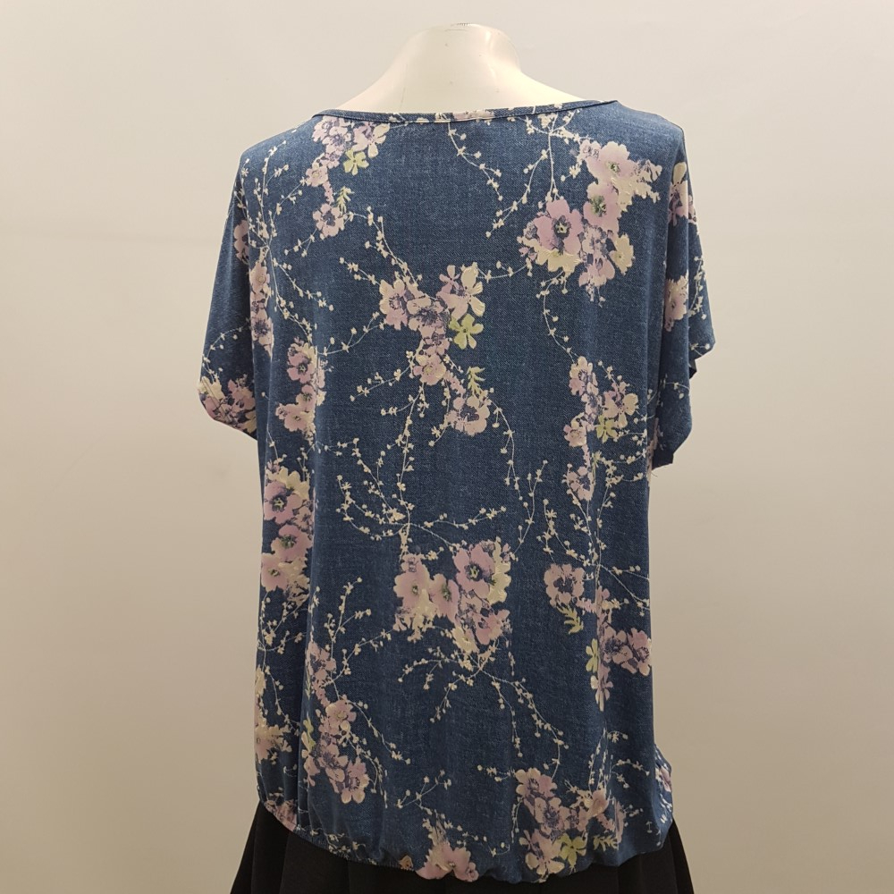Voir photo 3 de Blouse bleue à fleurs - ARMAND THIERY - Taille 42 (ESTIMEE) Blouse bleue à fleurs - ARMAND THIERY - Taille 42 (ESTIMEE) Bon état reconditionné photo 3