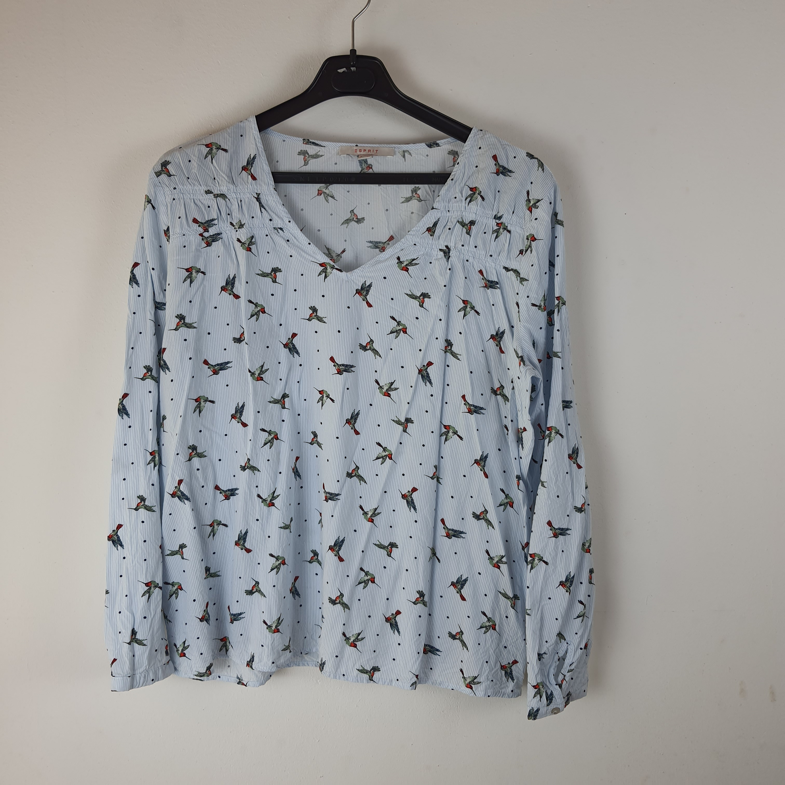 Acheter Blouse femme bleu ciel à motifs colibris - Esprit - 42 Très bon état - 10,20 € Blouse femme bleu ciel à motifs colibris - Esprit - 42 Très bon état reconditionné disponible sur Label Emmaüs