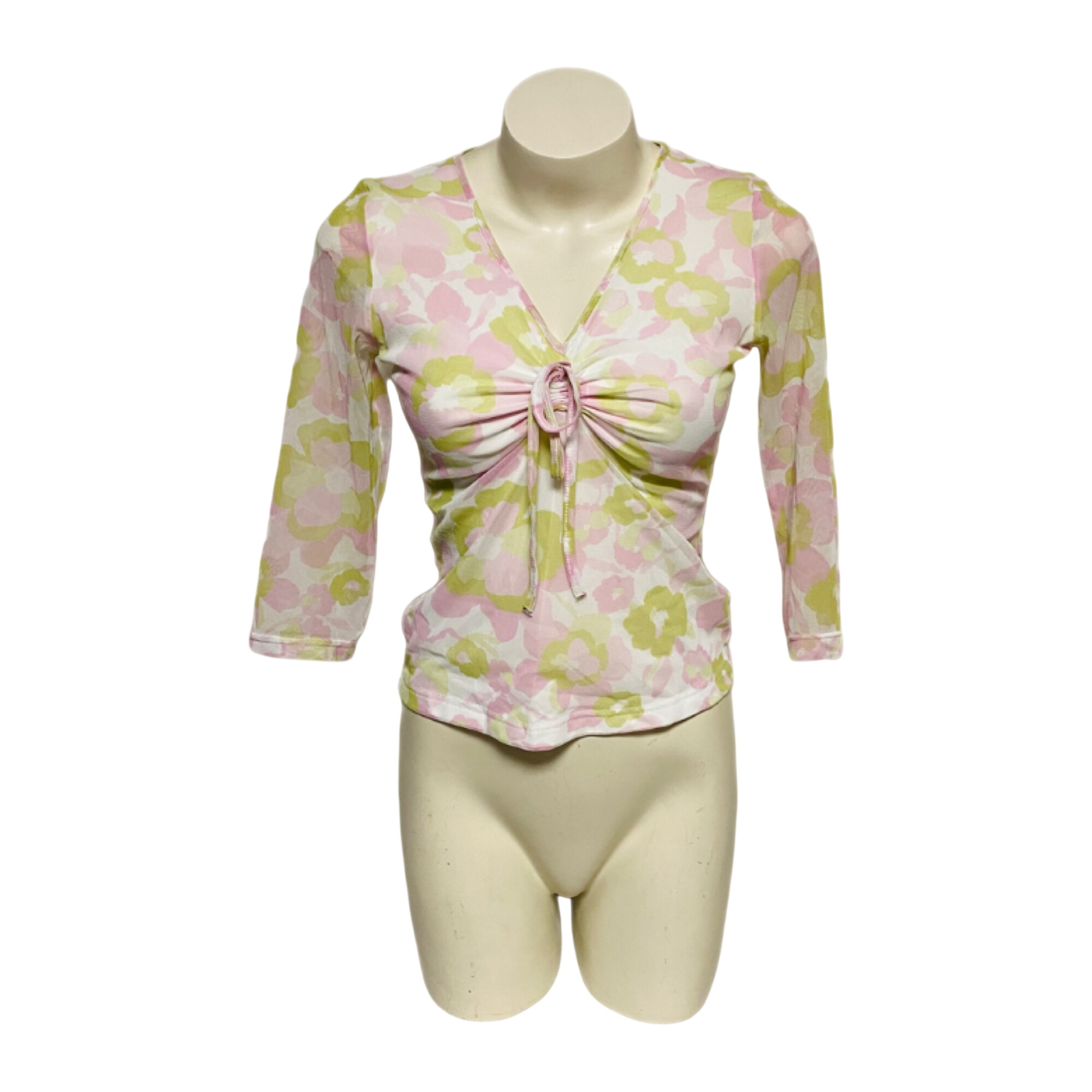 Blouse femme manches longues à imprimé floral doux - 1.2.3. - 38/40 Très bon état - 10,00 € Blouse femme manches longues à imprimé floral doux - 1.2.3. - 38/40 Très bon état reconditionné disponible sur Label Emmaüs