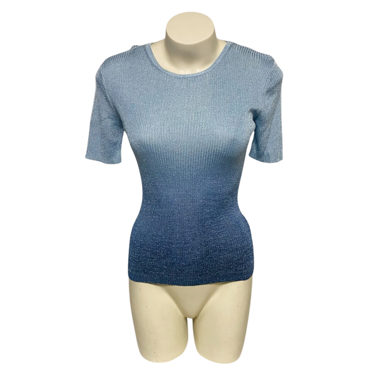 Blouse Femmr MC-ALAIN MANOUKIAN-T2 Très bon état - 10,00 € Blouse Femmr MC-ALAIN MANOUKIAN-T2 Très bon état reconditionné disponible sur Label Emmaüs