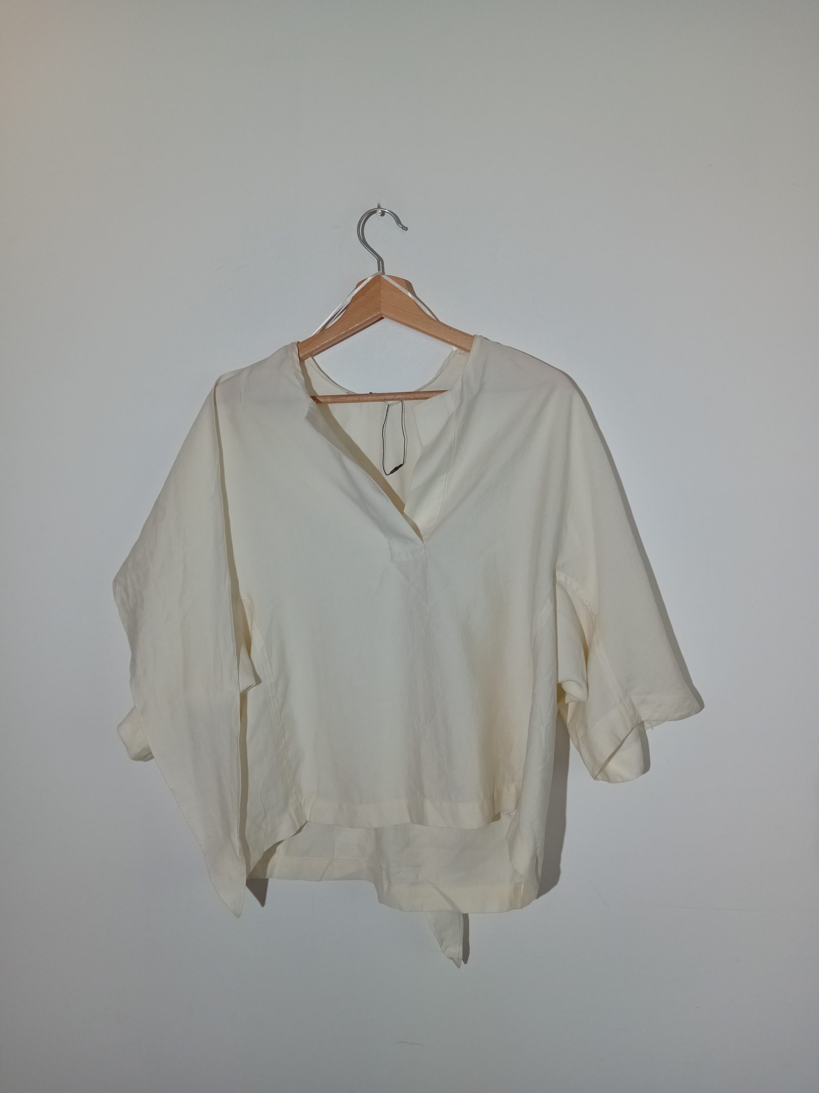Voir photo 4 de Blouse Fluide Col V Zara S (T5942) Blouse Fluide Col V Zara S (T5942) Très bon état reconditionné photo 4