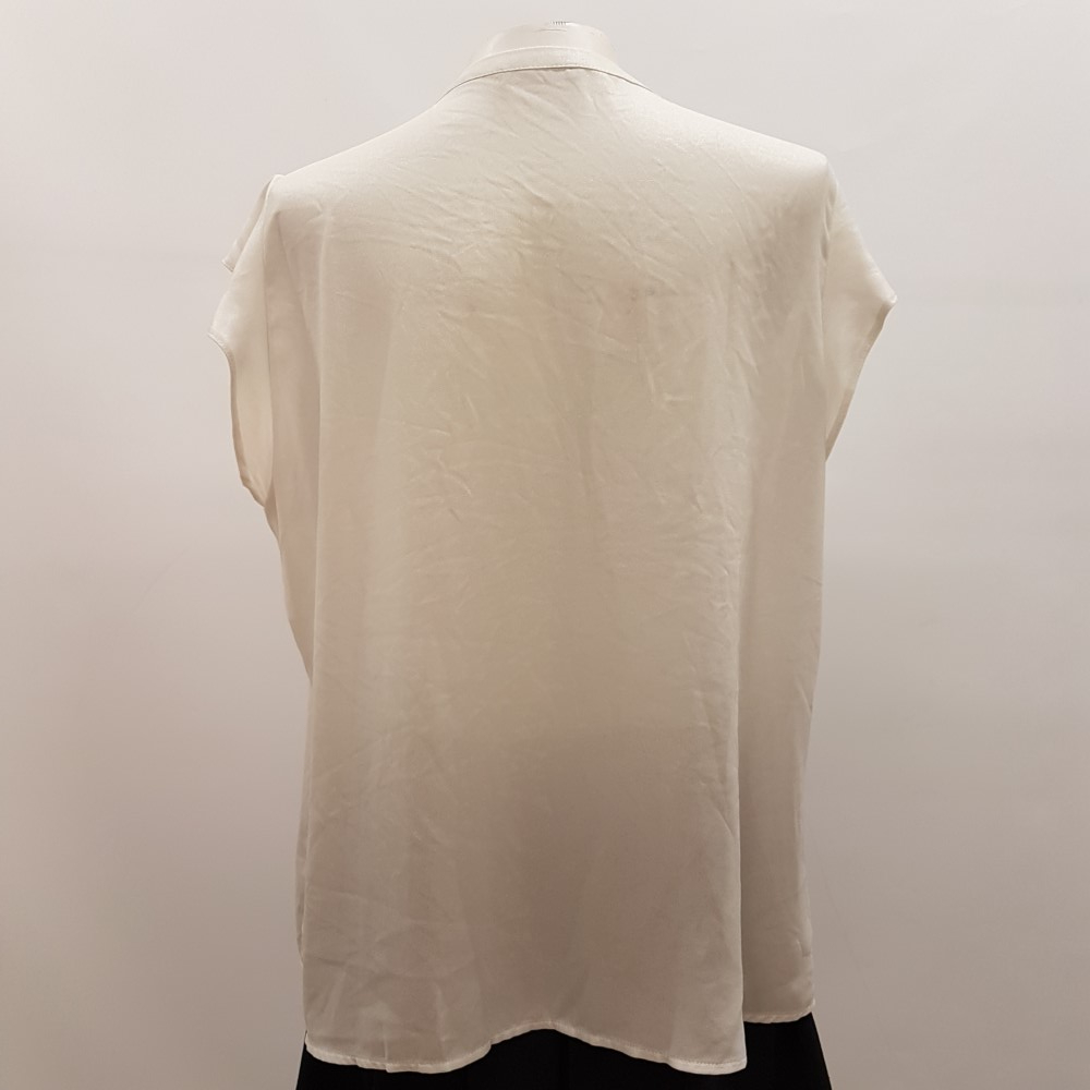 Voir photo 3 de Blouse gris perle - BREAL - Taille 38 ESTIMEE Blouse gris perle - BREAL - Taille 38 ESTIMEE Très bon état reconditionné photo 3
