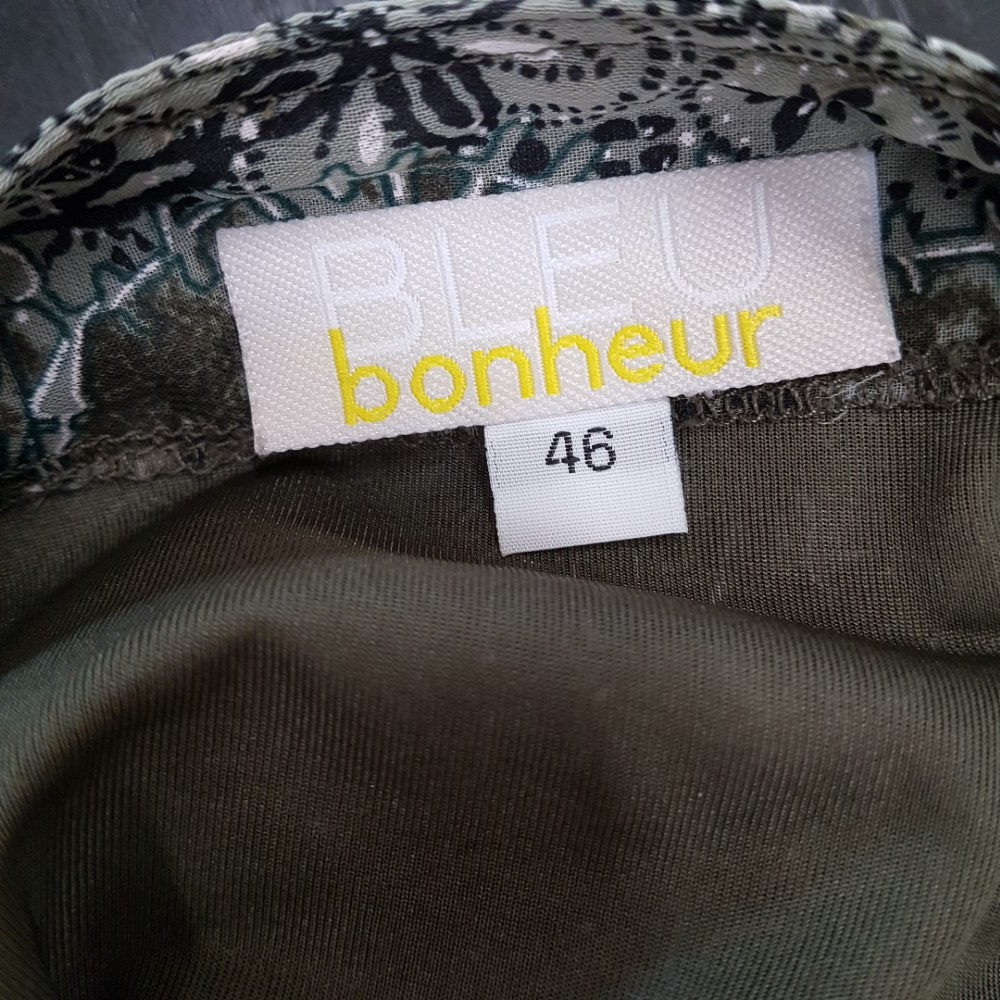 Voir photo 8 de Blouse kaki imprimée ethnique - BLEU BONHEUR - taille 46 Blouse kaki imprimée ethnique - BLEU BONHEUR - taille 46 Très bon état reconditionné photo 8