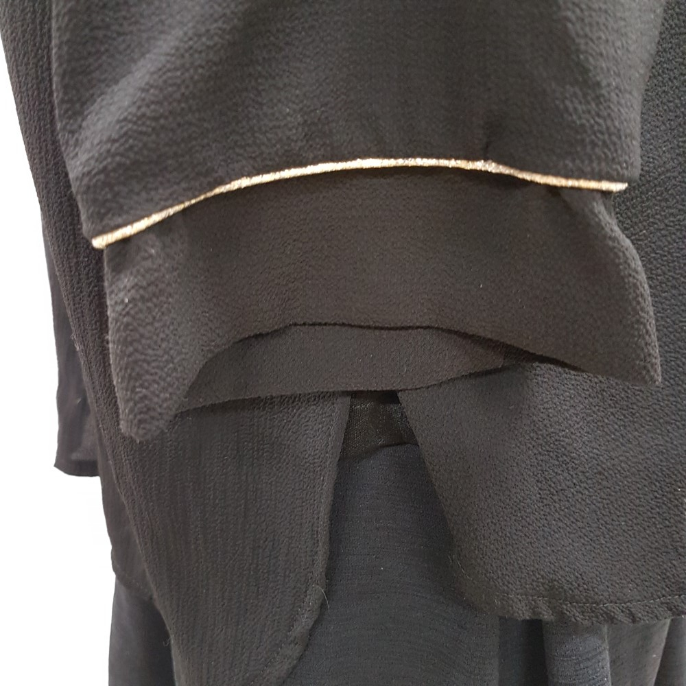 Voir photo 8 de Blouse noire - GRAIN DE MALICE - Taille 40 Blouse noire - GRAIN DE MALICE - Taille 40 Très bon état reconditionné photo 8
