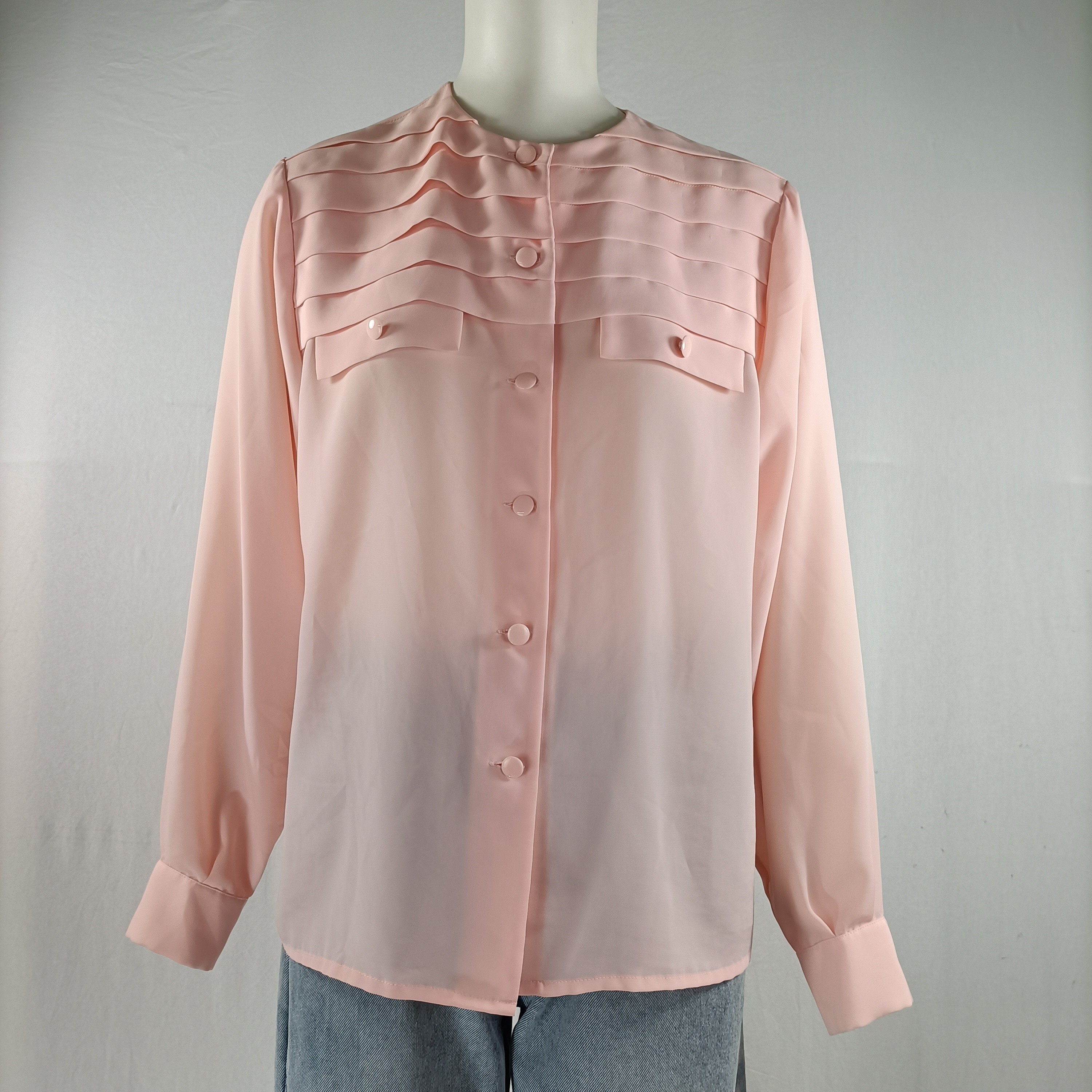 Acheter Blouse rose effet plissée - Printemps - Taille 40 Très bon état - 10,00 € Blouse rose effet plissée - Printemps - Taille 40 Très bon état reconditionné disponible sur Label Emmaüs