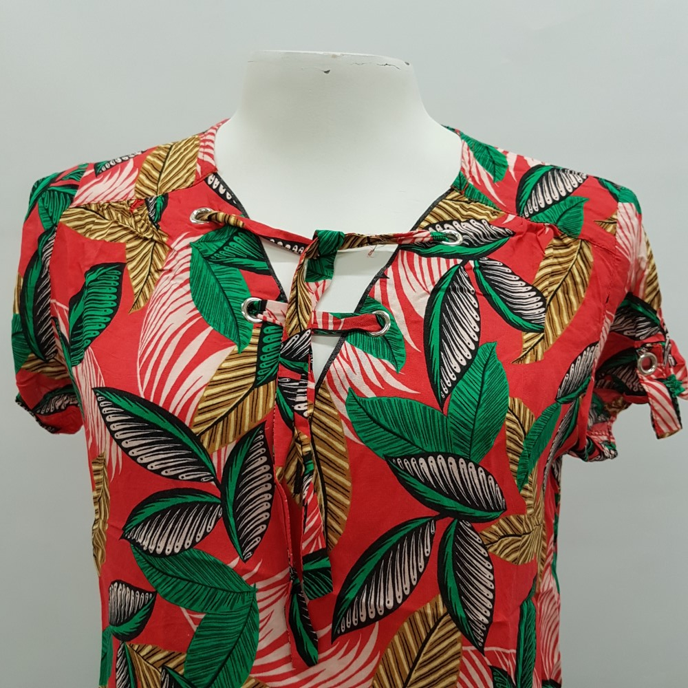 Voir photo 5 de Blouse rouge à motifs - BREAL - Taille 36 (ESTIMEE) Blouse rouge à motifs - BREAL - Taille 36 (ESTIMEE) Très bon état reconditionné photo 5