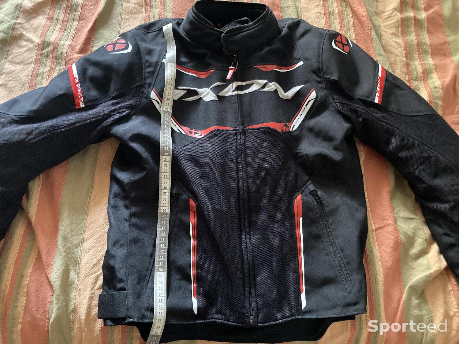 blouson de moto Ixon modèle Striker Air Comme neuf (c'est déjà la condition standard) Ixon reconditionné disponible sur Sporteed