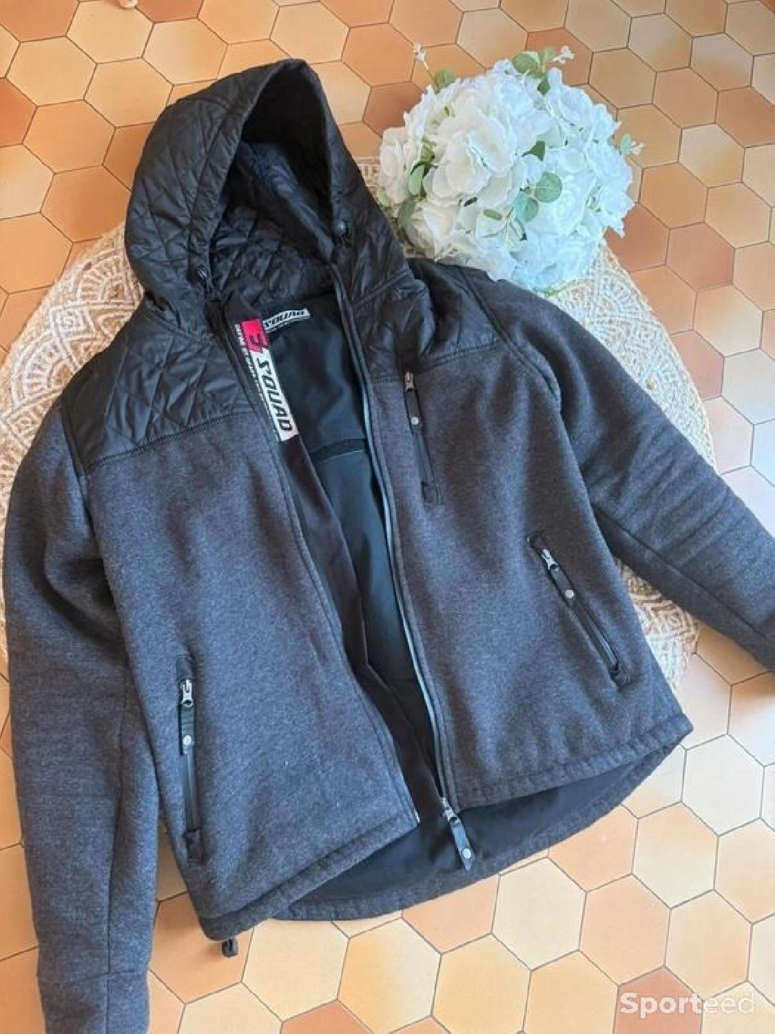 blouson moto Esquad modèle Eski, Comme neuf (c'est déjà la condition standard) reconditionné disponible sur Sporteed
