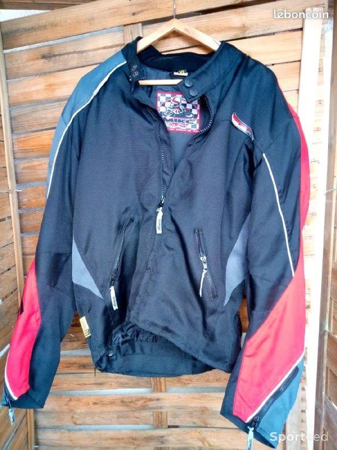 Blouson moto femme Très bon état reconditionné disponible sur Sporteed | Dero