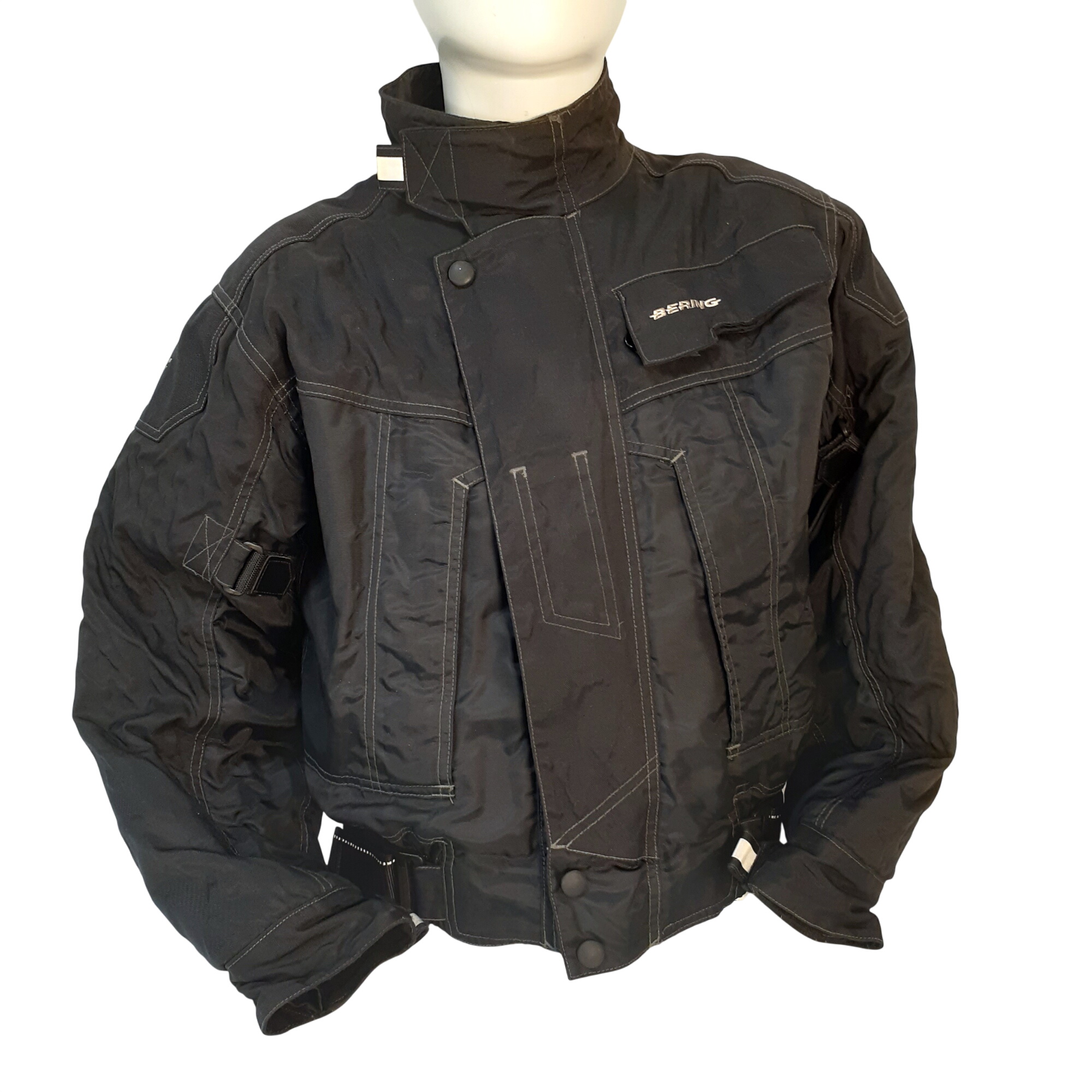 Blouson moto protections coudes et épaules BERING Très bon état - 44,00 € Blouson moto protections coudes et épaules BERING Très bon état reconditionné disponible sur Label Emmaüs