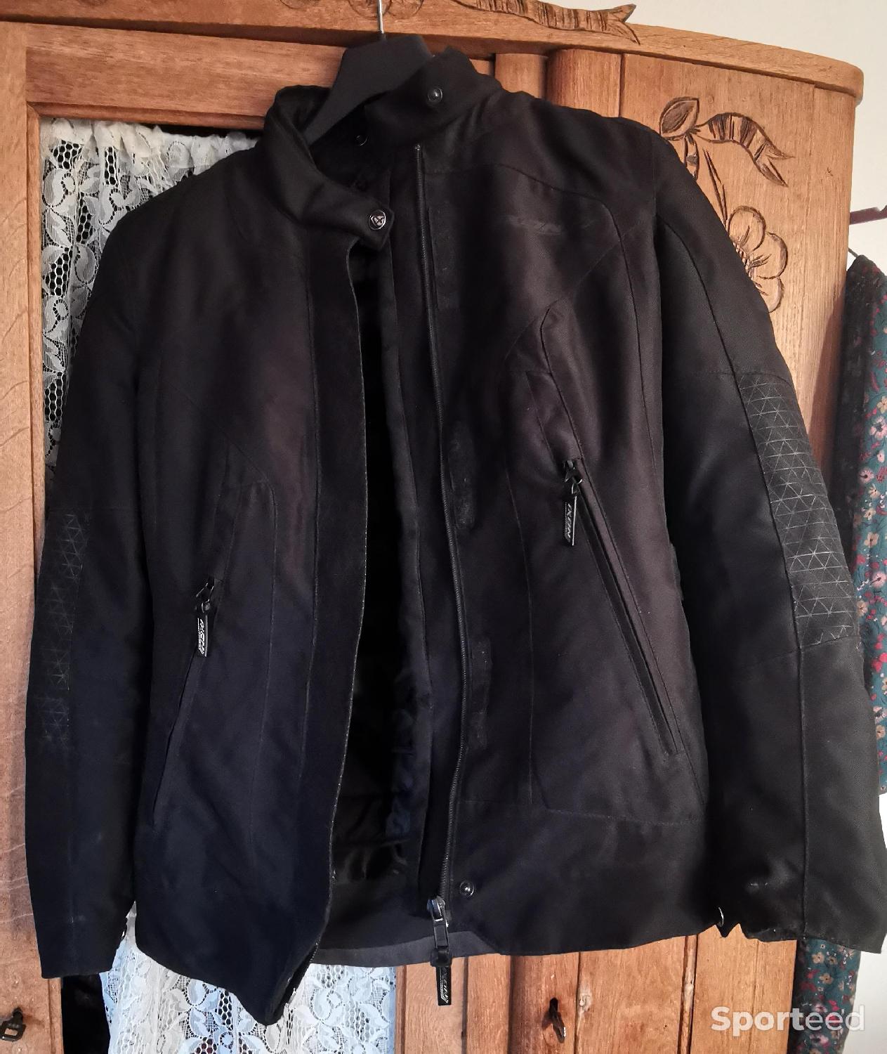 Blouson moto Très bon état Ixon reconditionné disponible sur Sporteed
