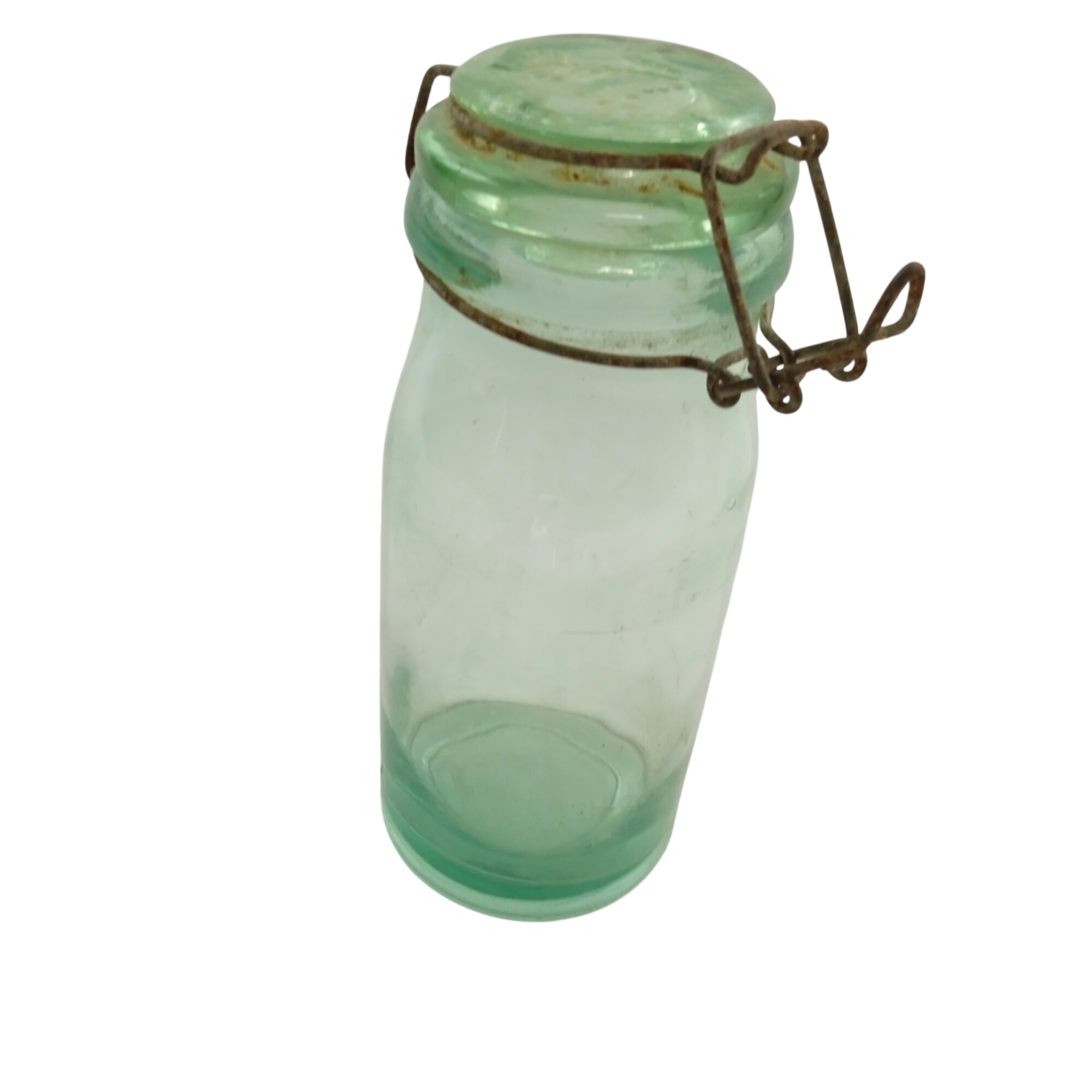 Acheter Bocal ancien La Lorraine en verre vert 1 litre Très bon état - 10,40 € Bocal ancien La Lorraine en verre vert 1 litre Très bon état reconditionné disponible sur Label Emmaüs