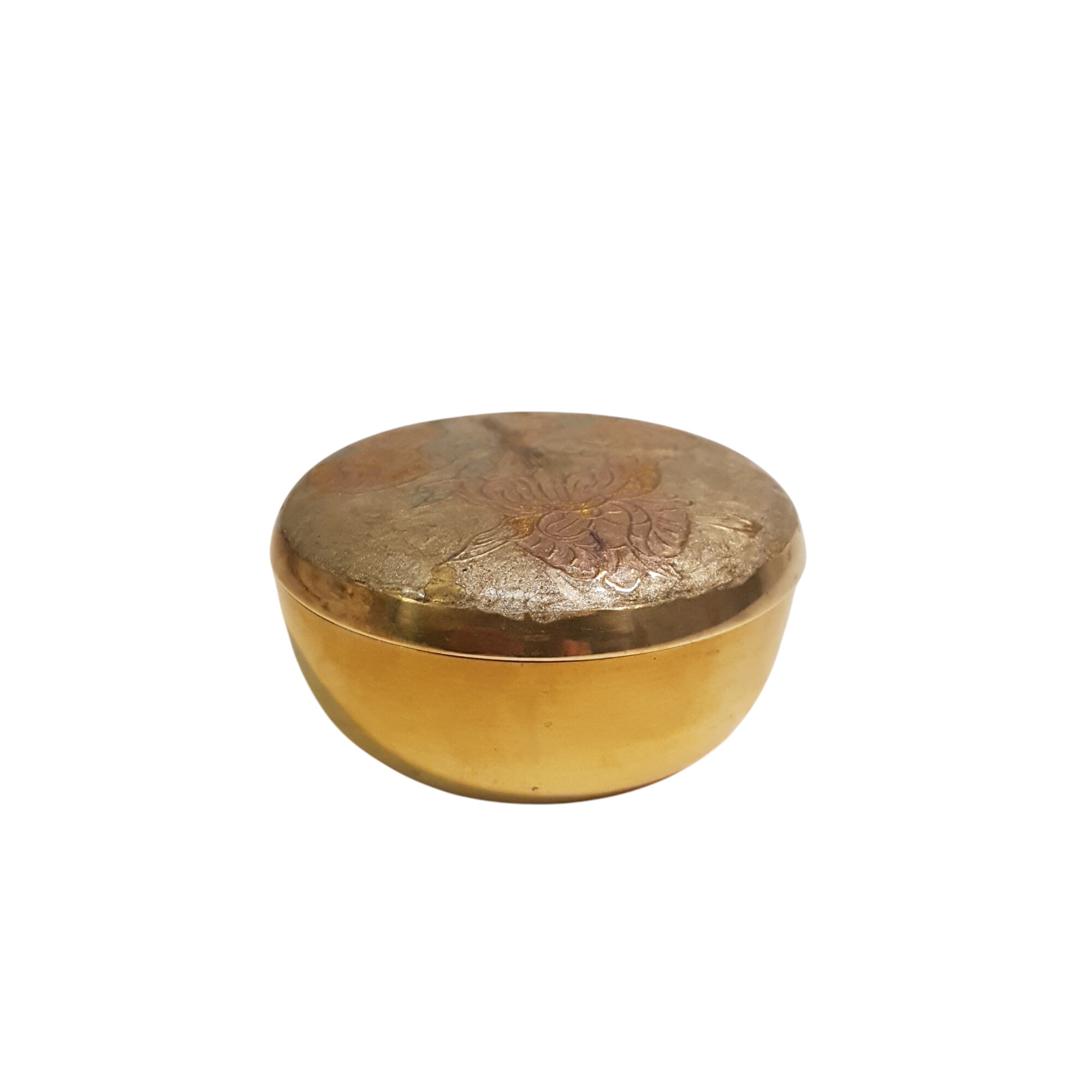 Acheter Boite à bijou en laiton avec couvercle en décor émaillé Très bon état - 10,00 € Boite à bijou en laiton avec couvercle en décor émaillé Très bon état reconditionné disponible sur Label Emmaüs