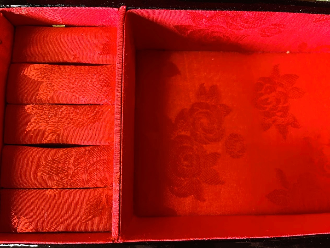 Voir photo 6 de Boîte à bijoux vintage asiatique. Effet laqué. Boîte à bijoux vintage asiatique. Effet laqué. Très bon état reconditionné photo 6