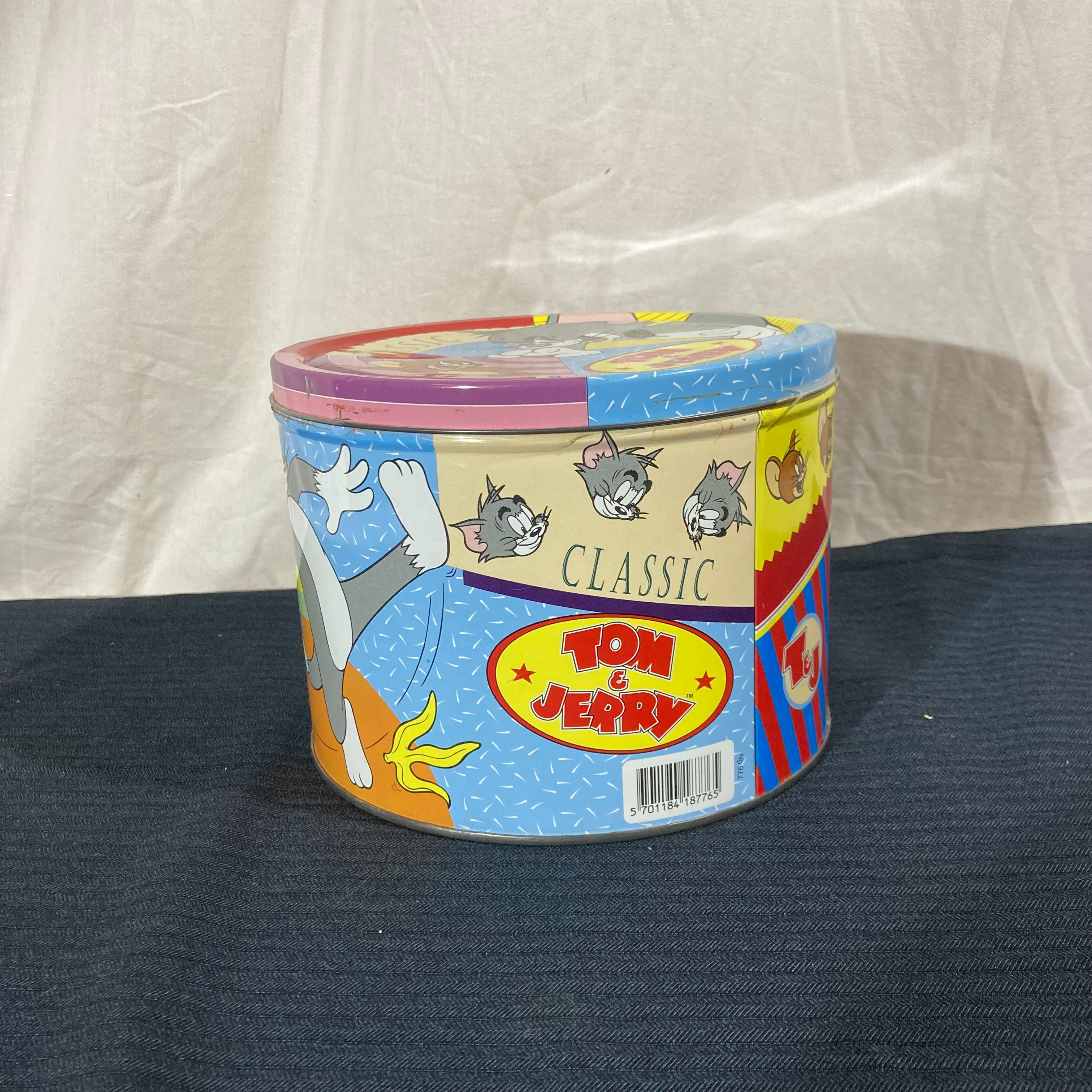 Voir photo 4 de Boite à biscuits vintage Tom et Jerry Boite à biscuits vintage Tom et Jerry Bon état reconditionné photo 4