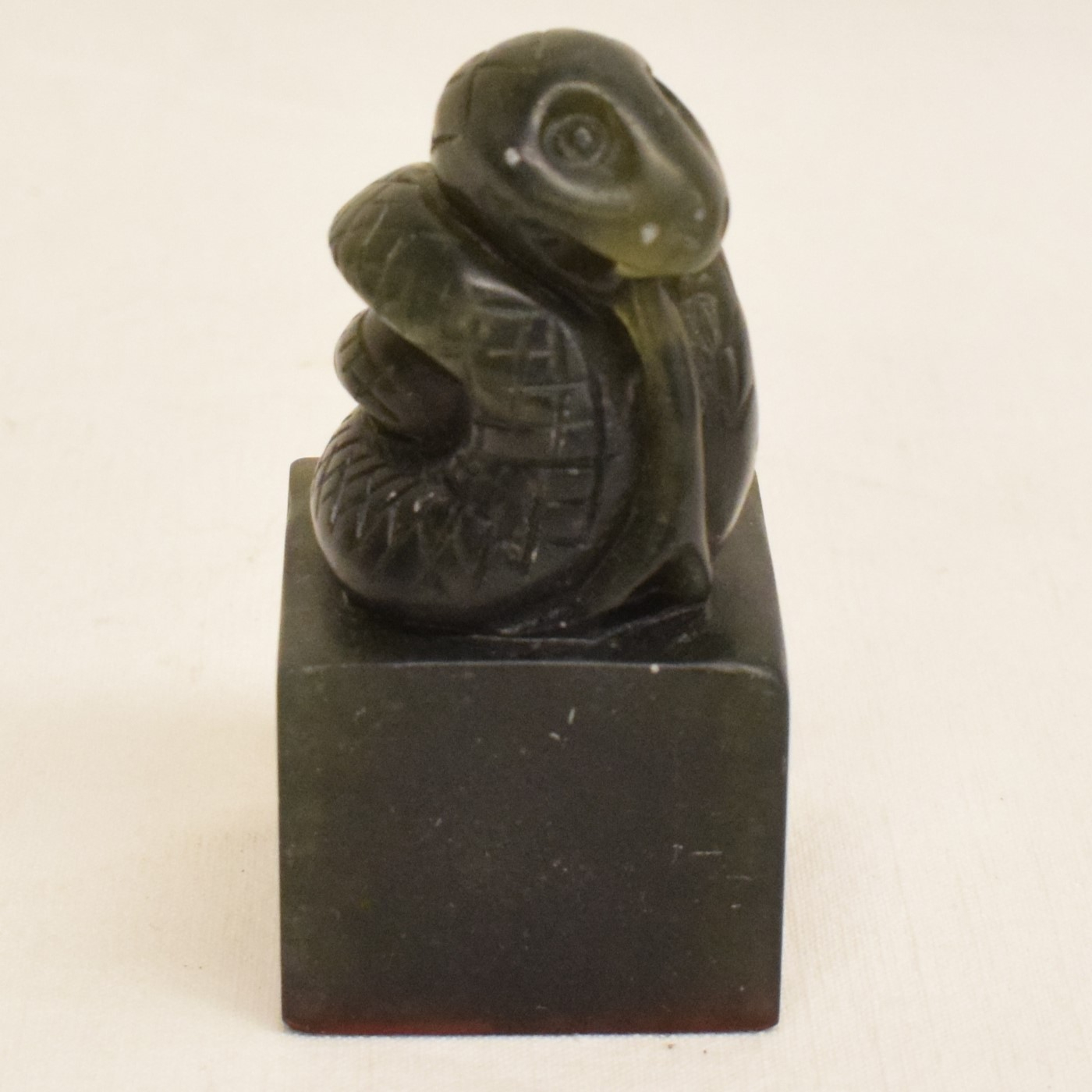 Voir photo 2 de Boite avec sceau serpent du zodiaque chinois et pâte d'encre rouge avec son récipient Boite avec sceau serpent du zodiaque chinois et pâte d'encre rouge avec son récipient État correct reconditionné photo 2