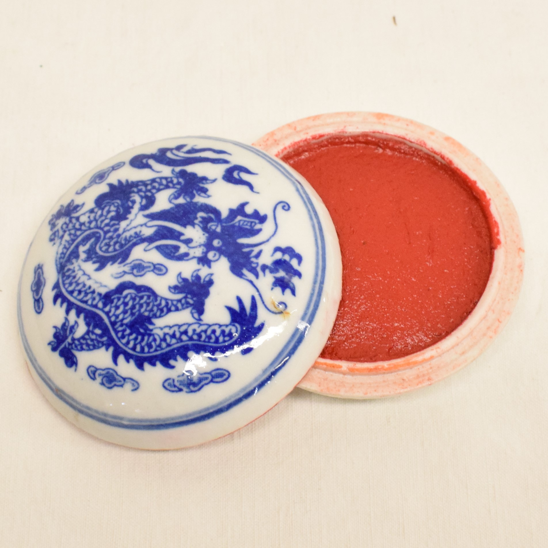 Voir photo 5 de Boite avec sceau serpent du zodiaque chinois et pâte d'encre rouge avec son récipient Boite avec sceau serpent du zodiaque chinois et pâte d'encre rouge avec son récipient État correct reconditionné photo 5