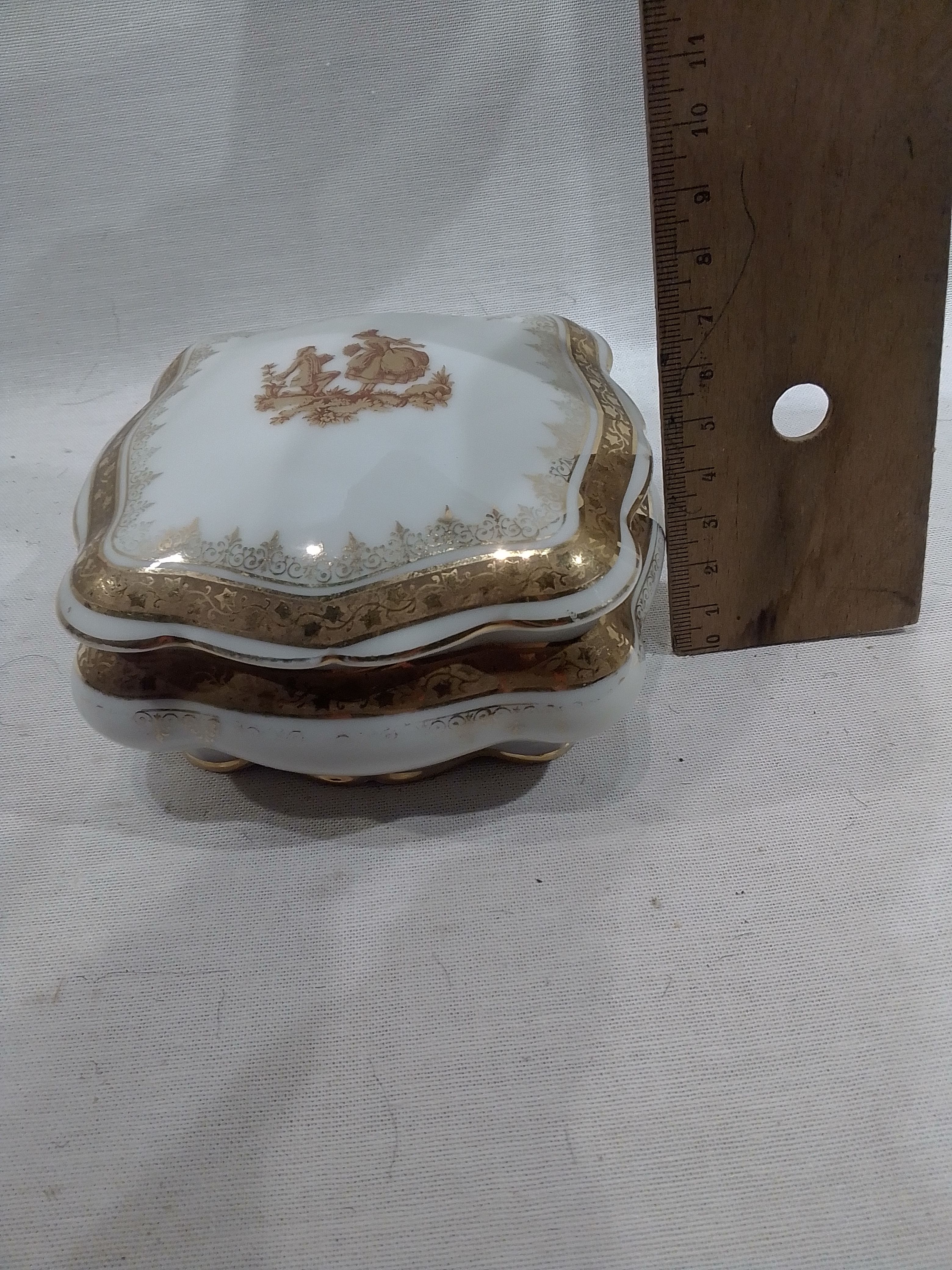 Voir photo 6 de Boîte Bonbonnière porcelaine de Limoge Boîte Bonbonnière porcelaine de Limoge État correct reconditionné photo 6