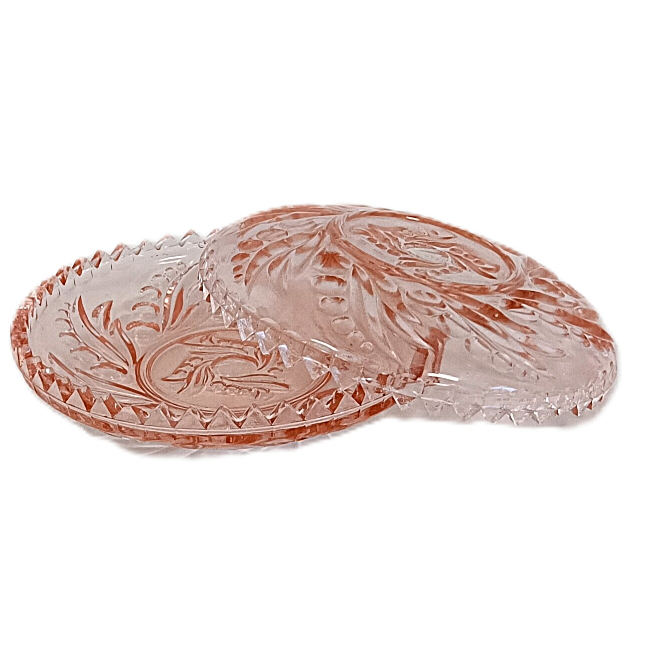 Voir photo 2 de Boîte bonbonnière vintage en verre rose moulé décor floral – Ø 14,5 cm Boîte bonbonnière vintage en verre rose moulé décor floral – Ø 14,5 cm Très bon état reconditionné photo 2