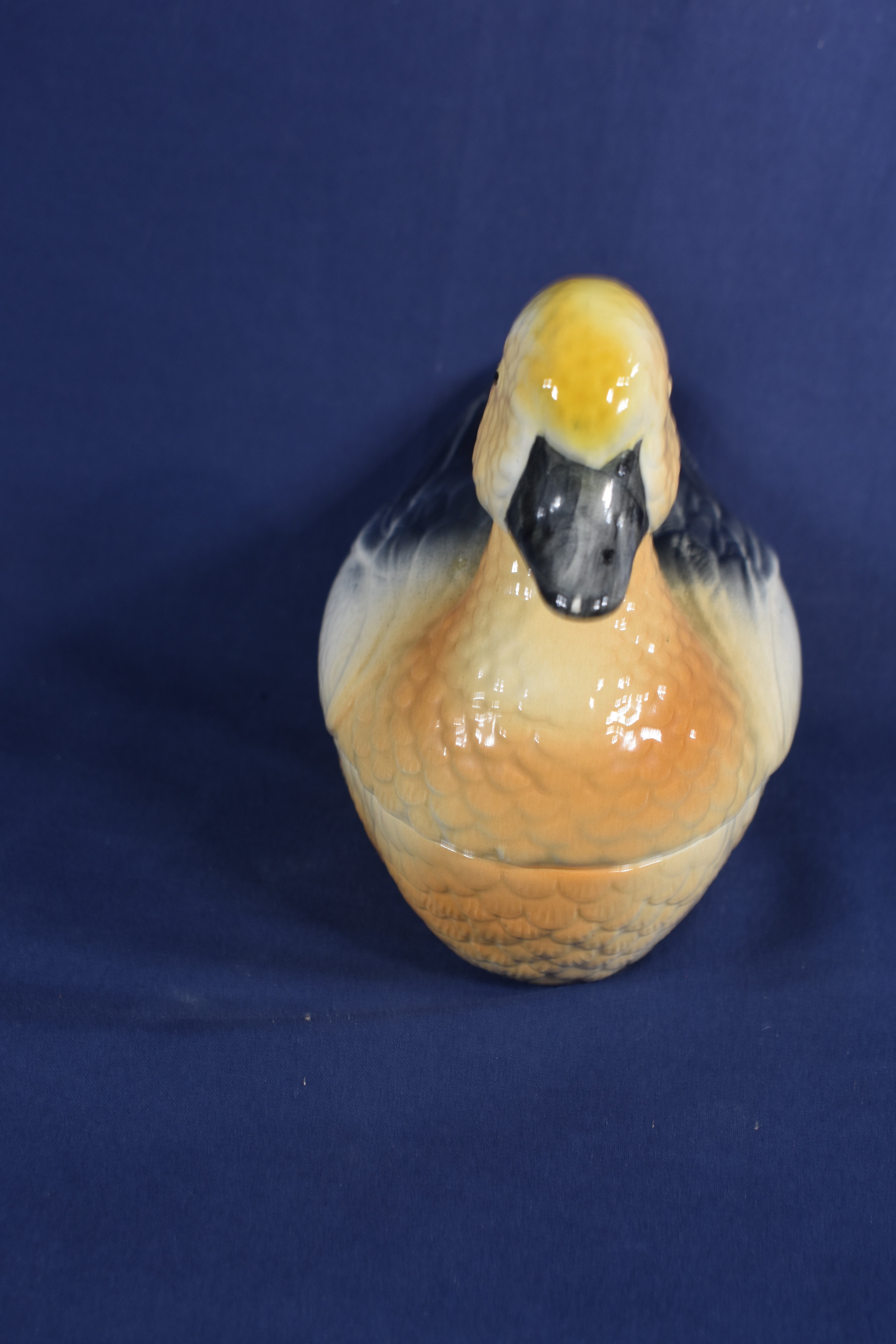Voir photo 2 de Boîte Canard en céramique colorée, longueur 21 & largeur 11 et hauteur 15 cm. Boîte Canard en céramique colorée, longueur 21 & largeur 11 et hauteur 15 cm. Bon état reconditionné photo 2