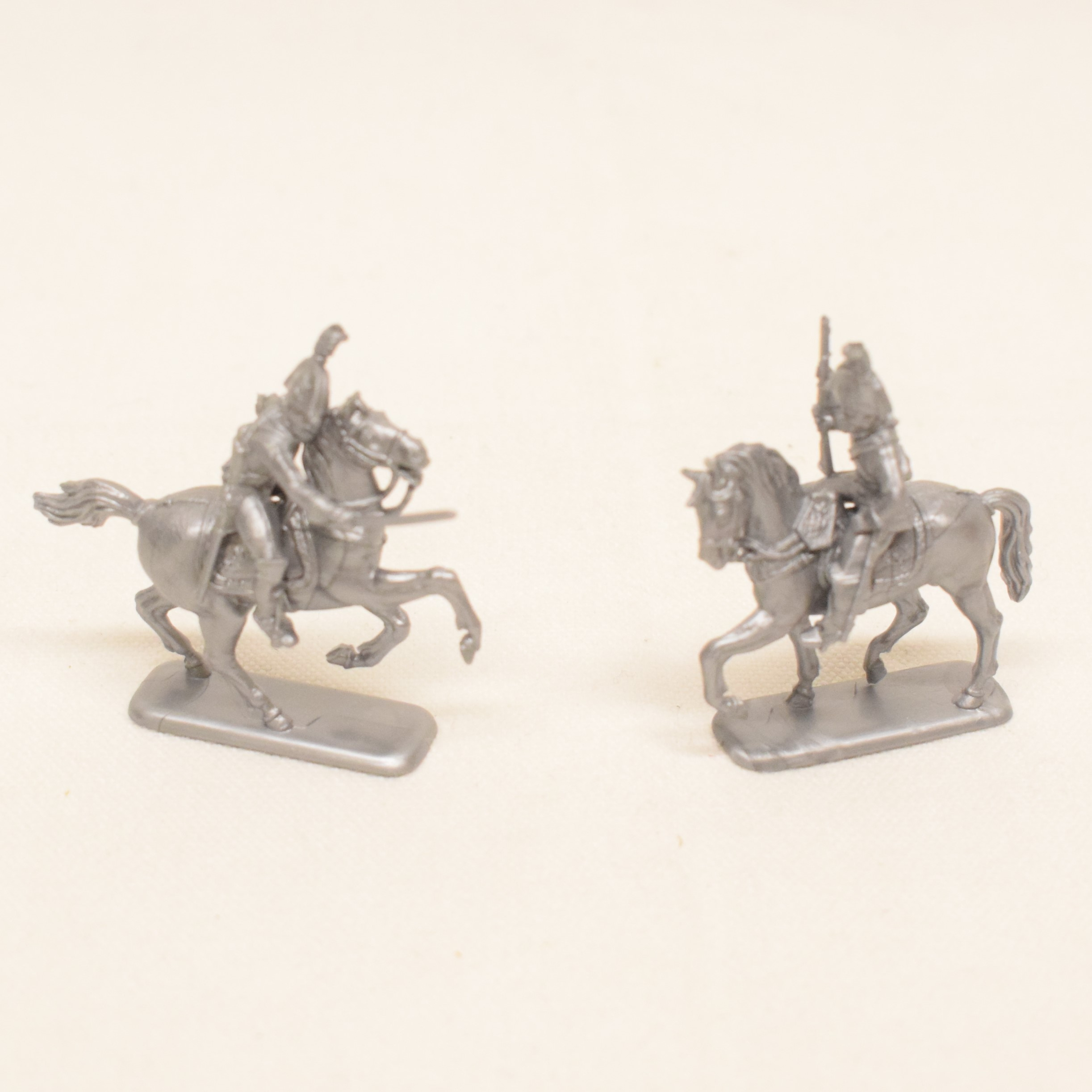 Voir photo 2 de Boite de dix-sept cavaliers cuirassiers Prussiens au 1:72 par ITALERI Boite de dix-sept cavaliers cuirassiers Prussiens au 1:72 par ITALERI État correct reconditionné photo 2