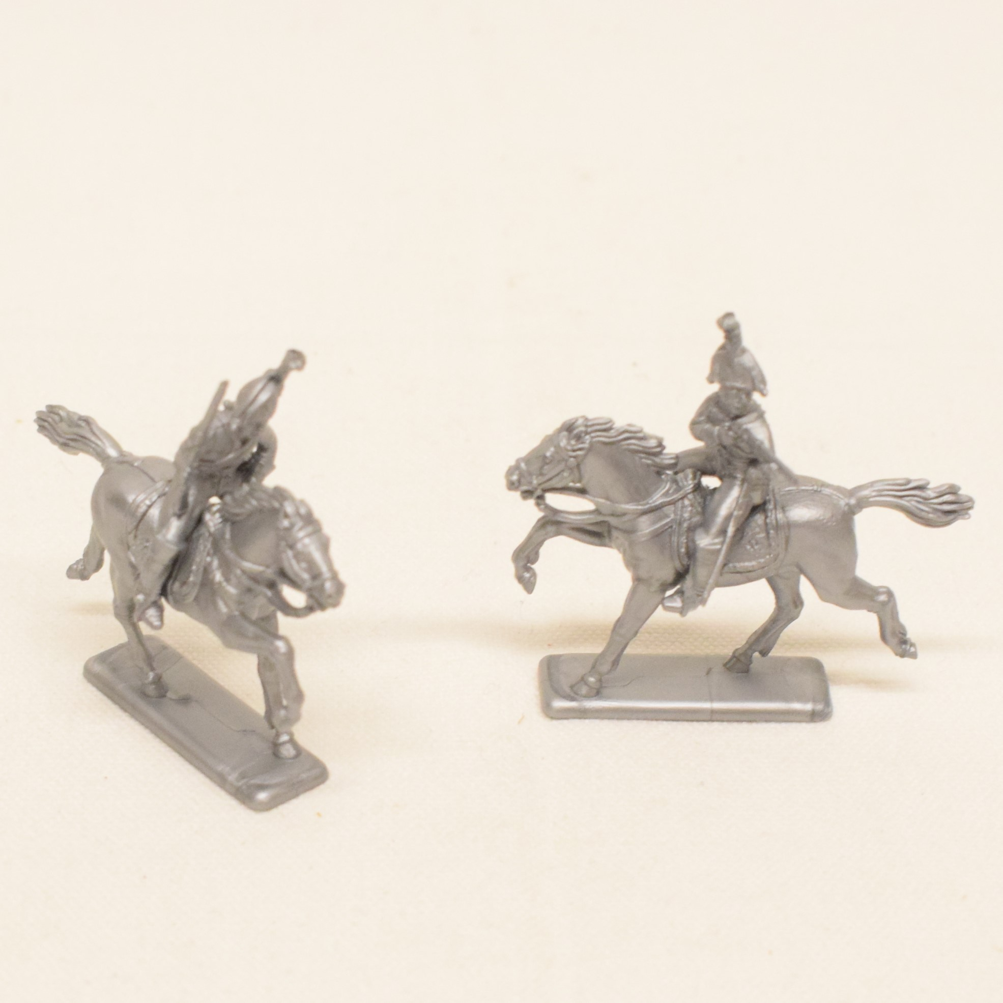 Voir photo 4 de Boite de dix-sept cavaliers cuirassiers Prussiens au 1:72 par ITALERI Boite de dix-sept cavaliers cuirassiers Prussiens au 1:72 par ITALERI État correct reconditionné photo 4