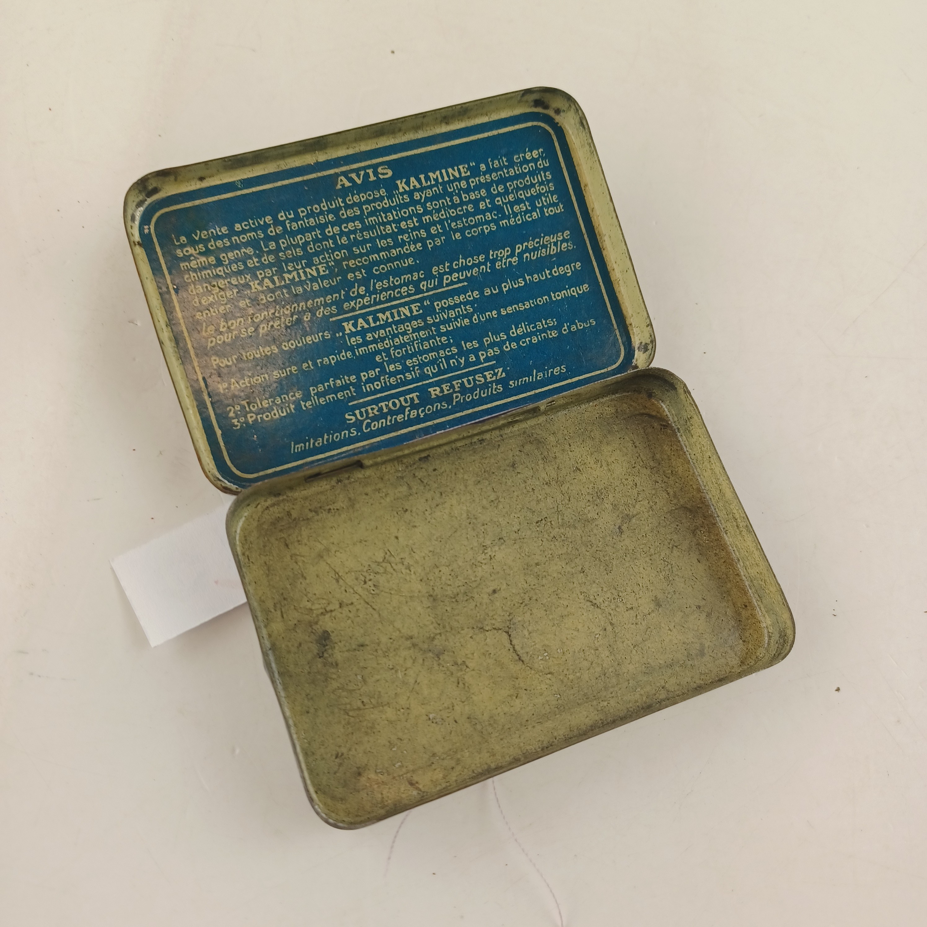 Voir photo 4 de Boite de métal Kalmine de 6 cachets de 1942 environ Boite de métal Kalmine de 6 cachets de 1942 environ Très bon état reconditionné photo 4