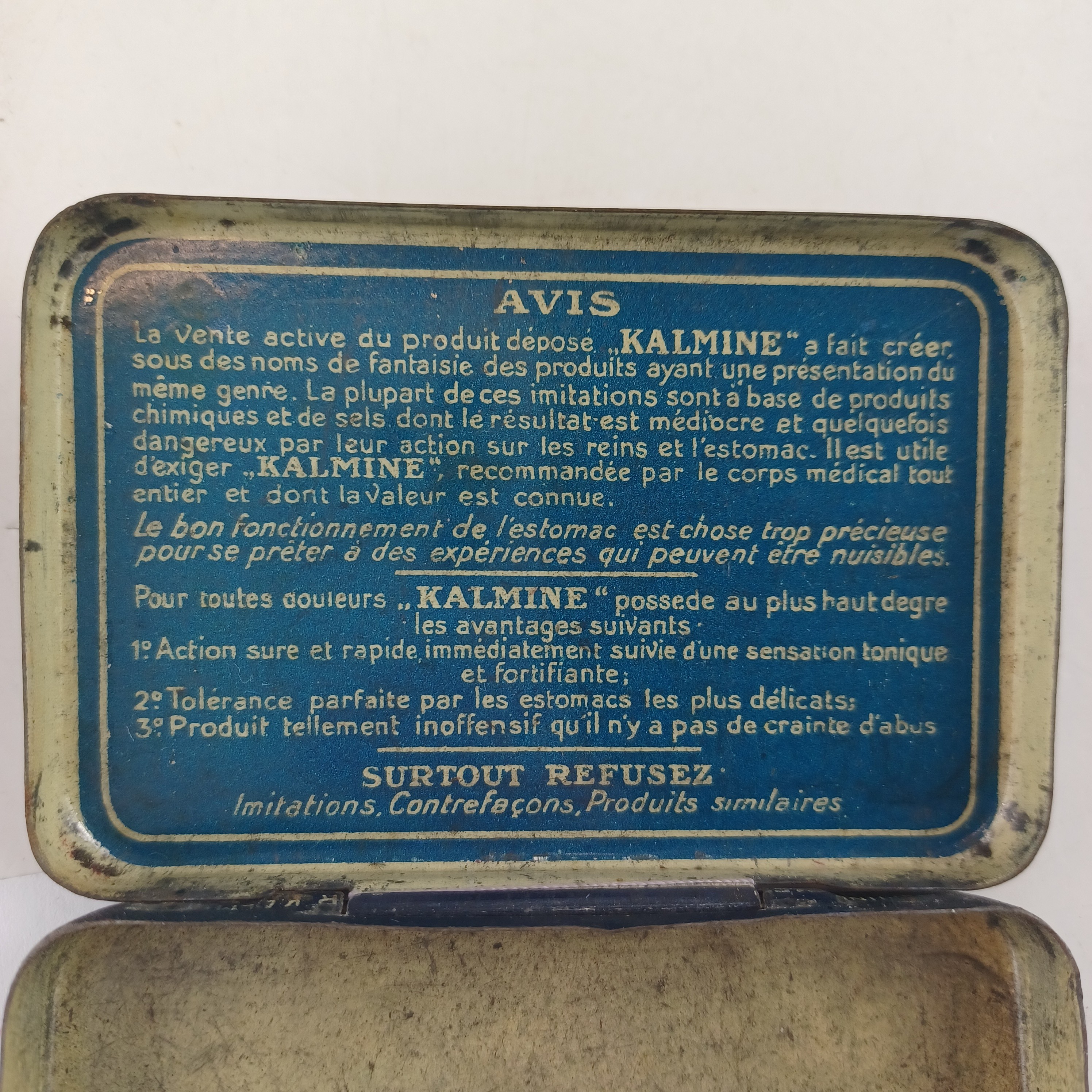 Voir photo 5 de Boite de métal Kalmine de 6 cachets de 1942 environ Boite de métal Kalmine de 6 cachets de 1942 environ Très bon état reconditionné photo 5