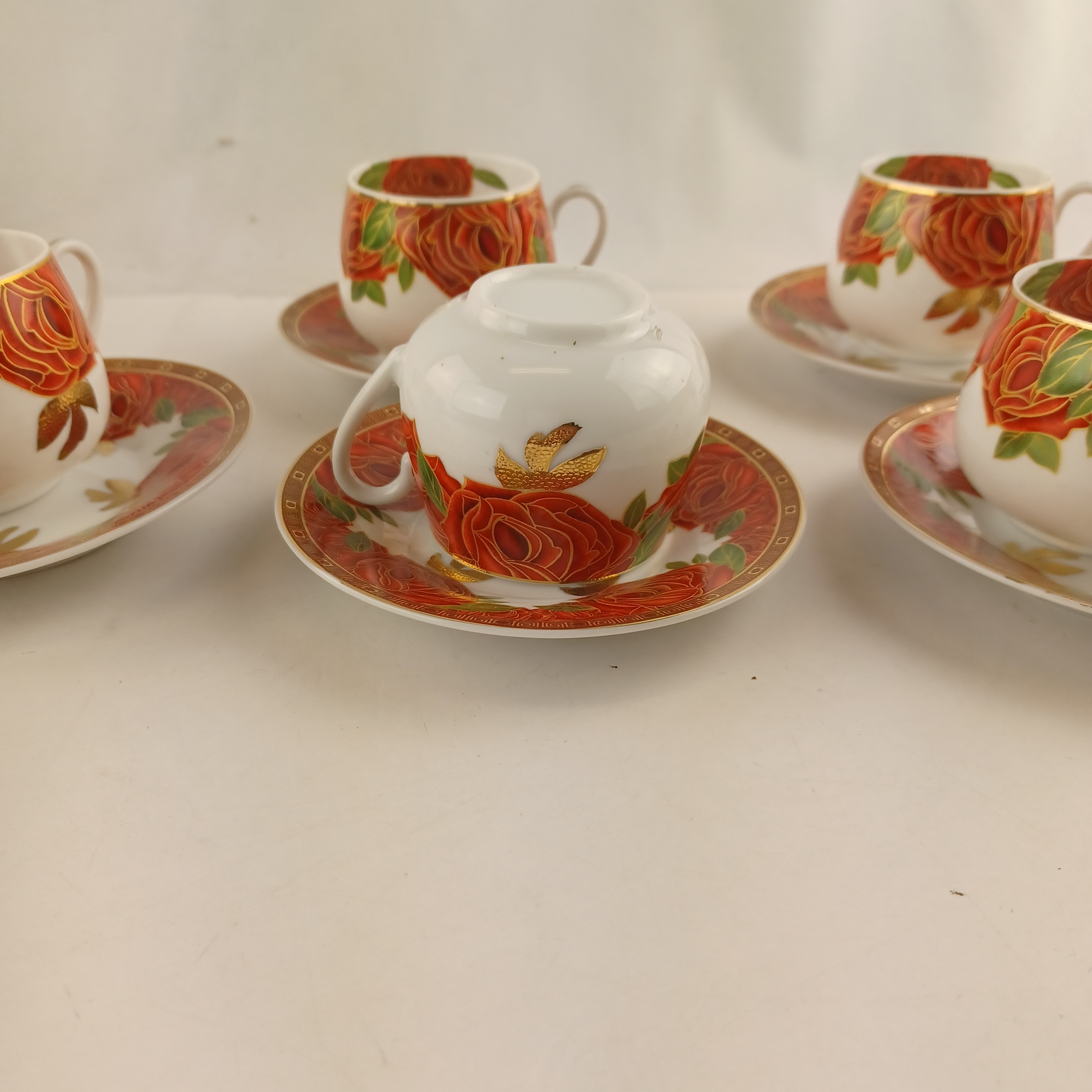 Voir photo 9 de Boite de set complet à café ou thé de six tasses et sous-tasses Galion So French décor du Galion dans son coffret d'origine Boite de set complet à café ou thé de six tasses et sous-tasses Galion So French décor du Galion dans son coffret d'origine Très bon état reconditionné photo 9