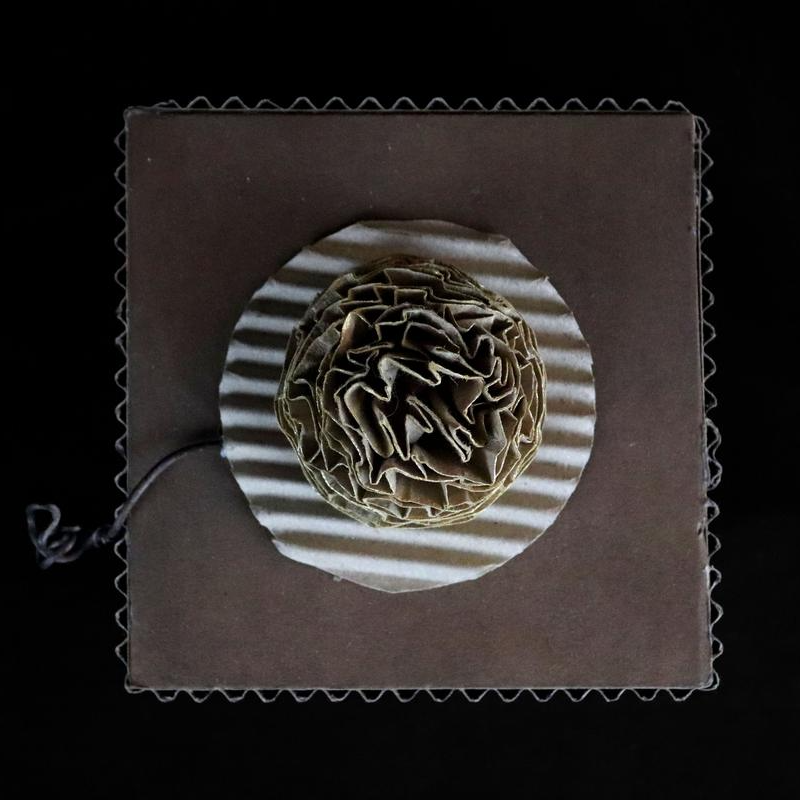 Voir photo 3 de Boîte déco carrée en carton ciré - TRËMA Boîte déco carrée en carton ciré - TRËMA Parfait état reconditionné photo 3