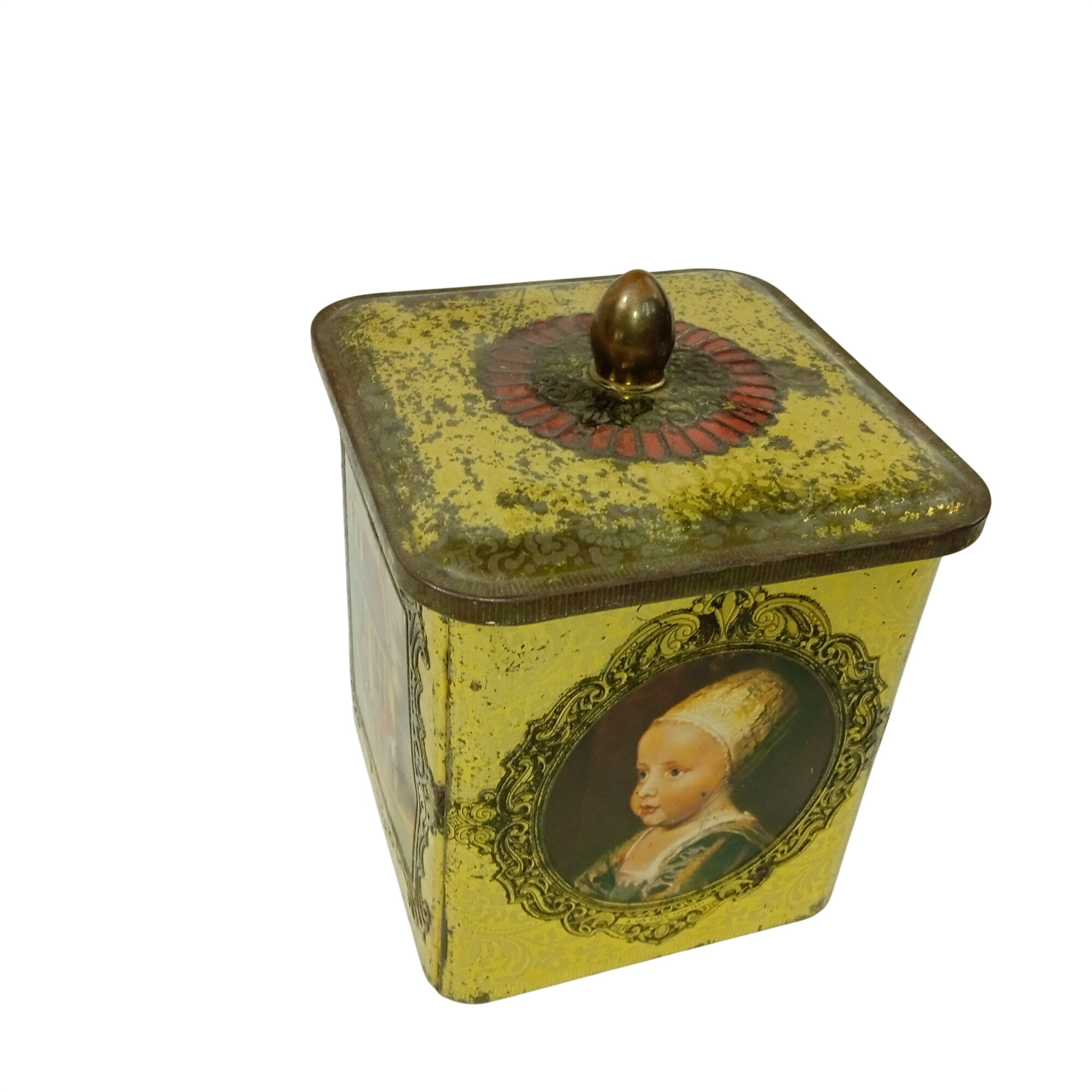 Boite en métal Années 1930 Made in Holland Bon état - 13,00 € Boite en métal Années 1930 Made in Holland Bon état reconditionné disponible sur Label Emmaüs