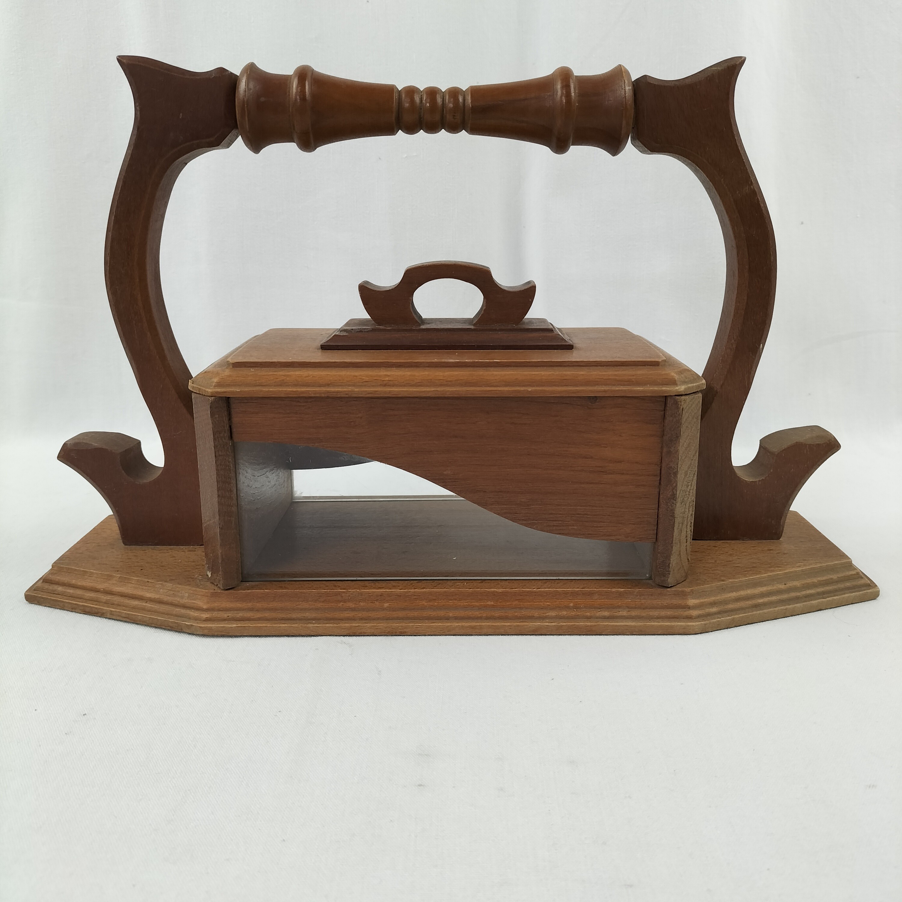 Voir photo 2 de Boîte vitrine en bois avec poignée – Rangement déco Boîte vitrine en bois avec poignée – Rangement déco Bon état reconditionné photo 2