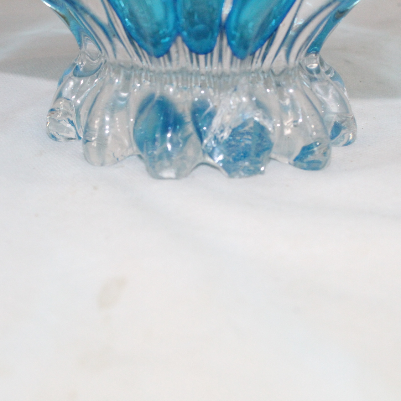 Voir photo 5 de Bol à fruits à pied ovale en verre bleu cobalt Bol à fruits à pied ovale en verre bleu cobalt Bon état reconditionné photo 5