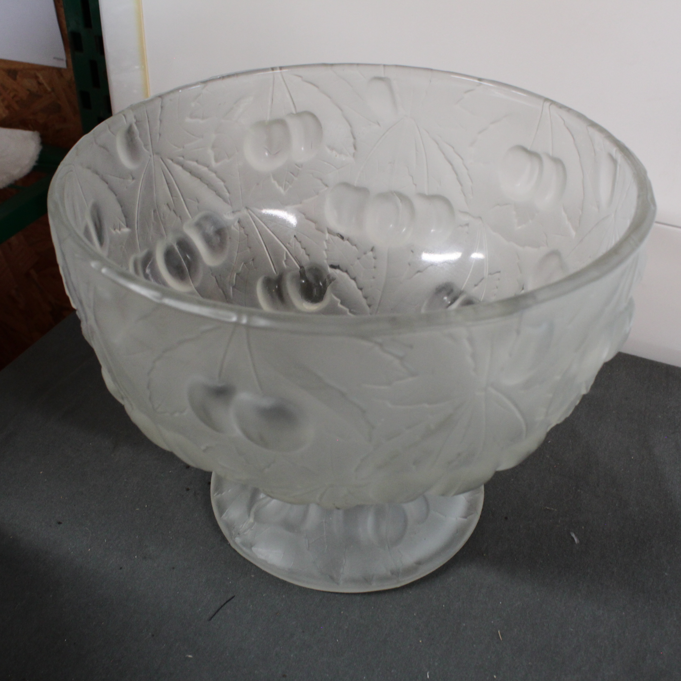 Voir photo 2 de Bol à fruits ou saladier verre et cristal Bol à fruits ou saladier verre et cristal Très bon état reconditionné photo 2