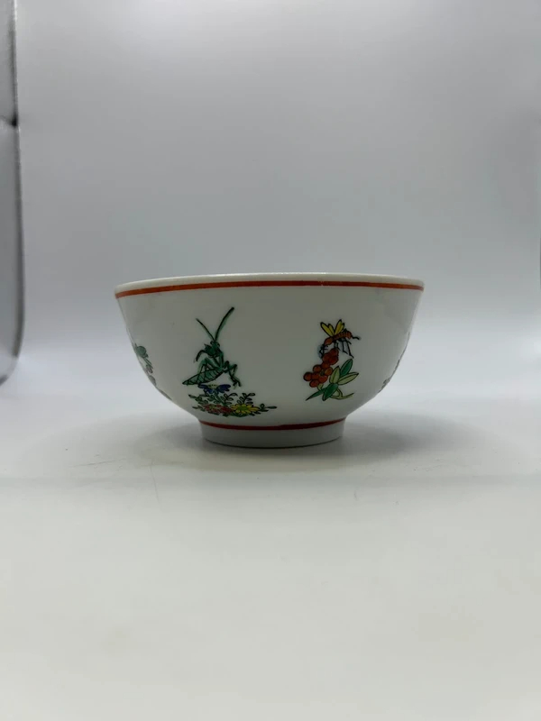 Voir photo 3 de Bol chinois en porcelaine décor floral peint 11,5 cm style Famille Rose Bol chinois en porcelaine décor floral peint 11,5 cm style Famille Rose Très bon état reconditionné photo 3