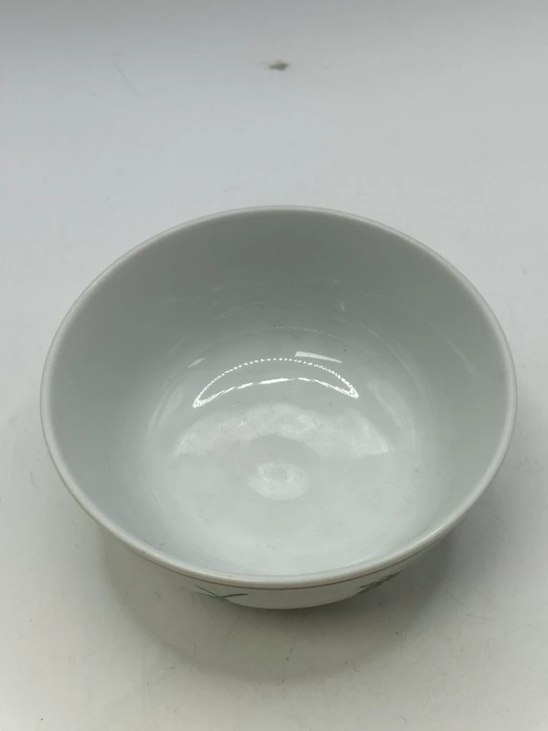Voir photo 9 de Bol chinois en porcelaine décor floral peint 11,5 cm style Famille Rose Bol chinois en porcelaine décor floral peint 11,5 cm style Famille Rose Très bon état reconditionné photo 9