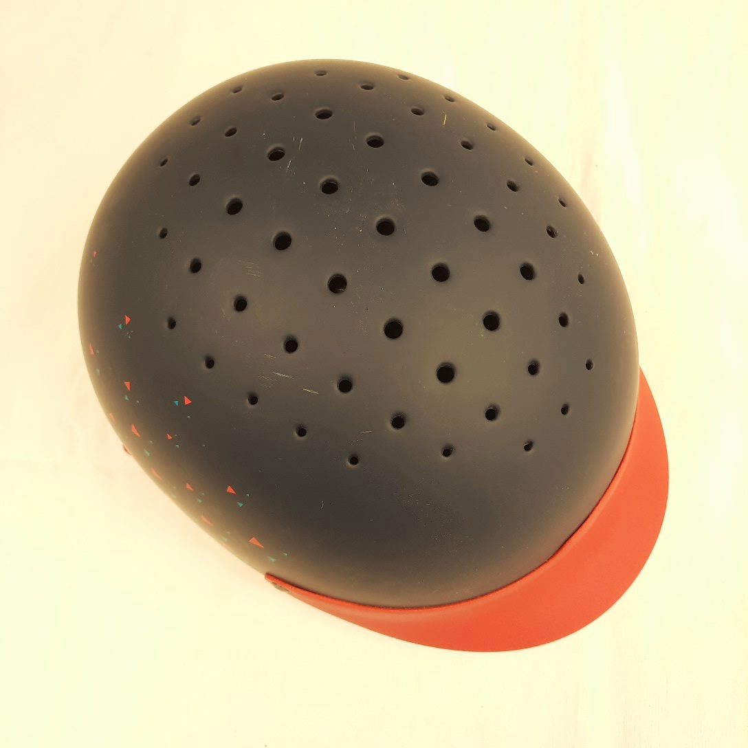 Voir photo 2 de BOMBE de cavalier, marine, rose et turquoise en synthétique - Tour de tête : 55-58 cm ; T: 35. BOMBE de cavalier, marine, rose et turquoise en synthétique - Tour de tête : 55-58 cm ; T: 35. Très bon état reconditionné photo 2