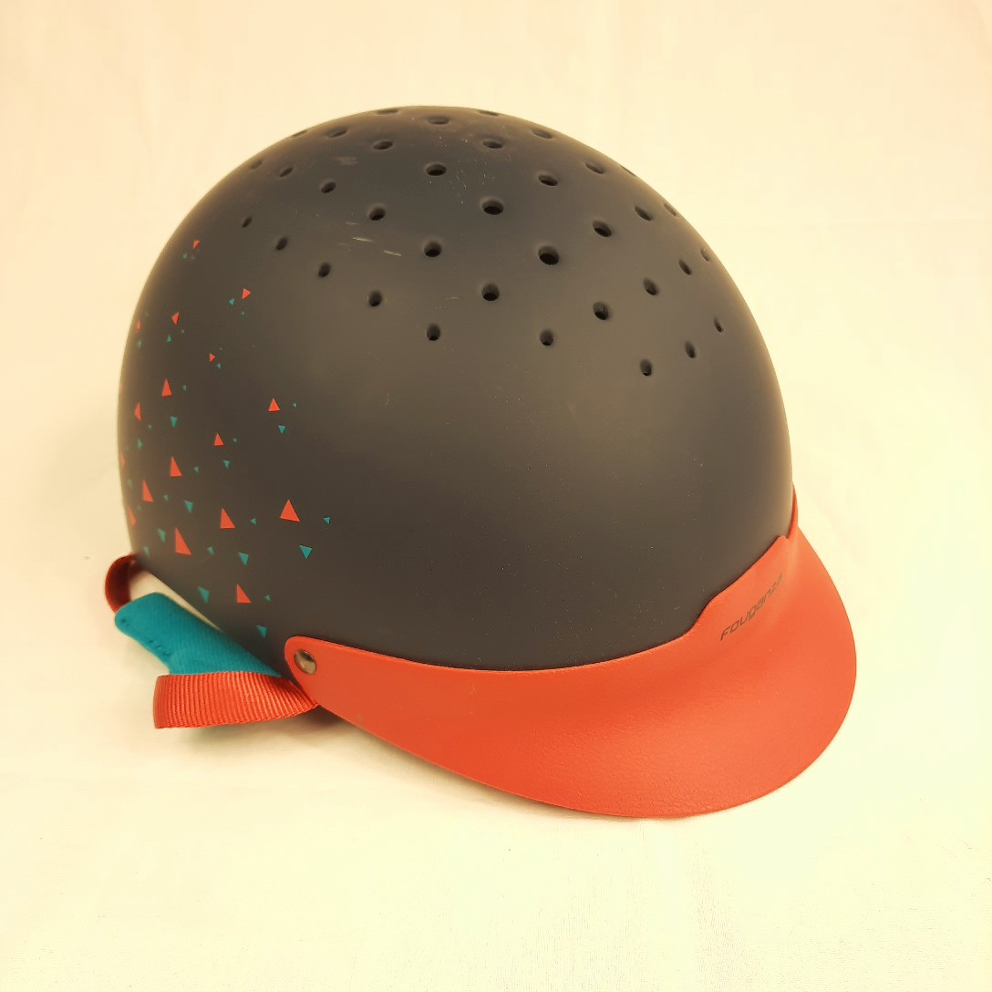 BOMBE de cavalier, marine, rose et turquoise en synthétique - Tour de tête : 55-58 cm ; T: 35. Très bon état - 15,00 € BOMBE de cavalier, marine, rose et turquoise en synthétique - Tour de tête : 55-58 cm ; T: 35. Très bon état reconditionné disponible sur Label Emmaüs