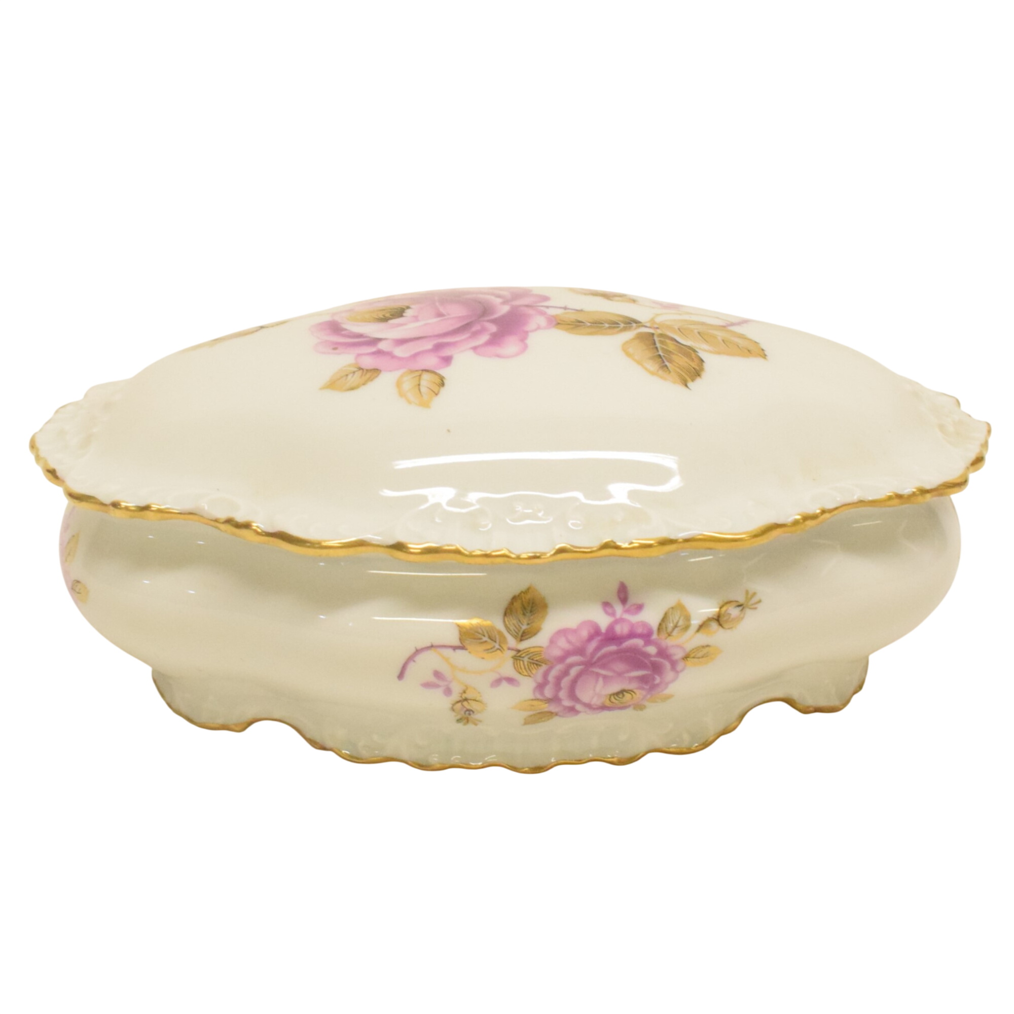 Acheter Bonbonnière décor roses en porcelaine d'art de Limoges État correct - 11,00 € Bonbonnière décor roses en porcelaine d'art de Limoges État correct reconditionné disponible sur Label Emmaüs