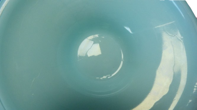 Voir photo 16 de Bonbonnière en opaline bleu ciel Bonbonnière en opaline bleu ciel État correct reconditionné photo 16