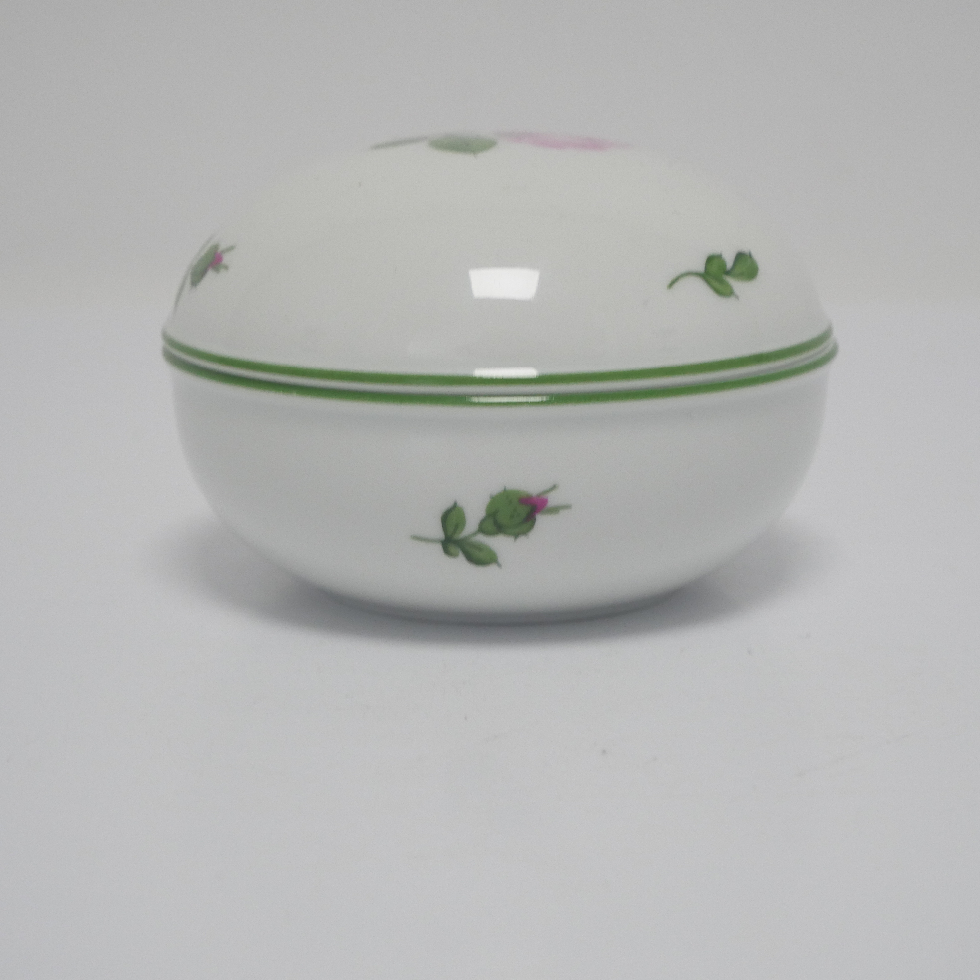 Voir photo 2 de Bonbonnière en Porcelaine - Décor AugartenVienna Bonbonnière en Porcelaine - Décor AugartenVienna Bon état reconditionné photo 2