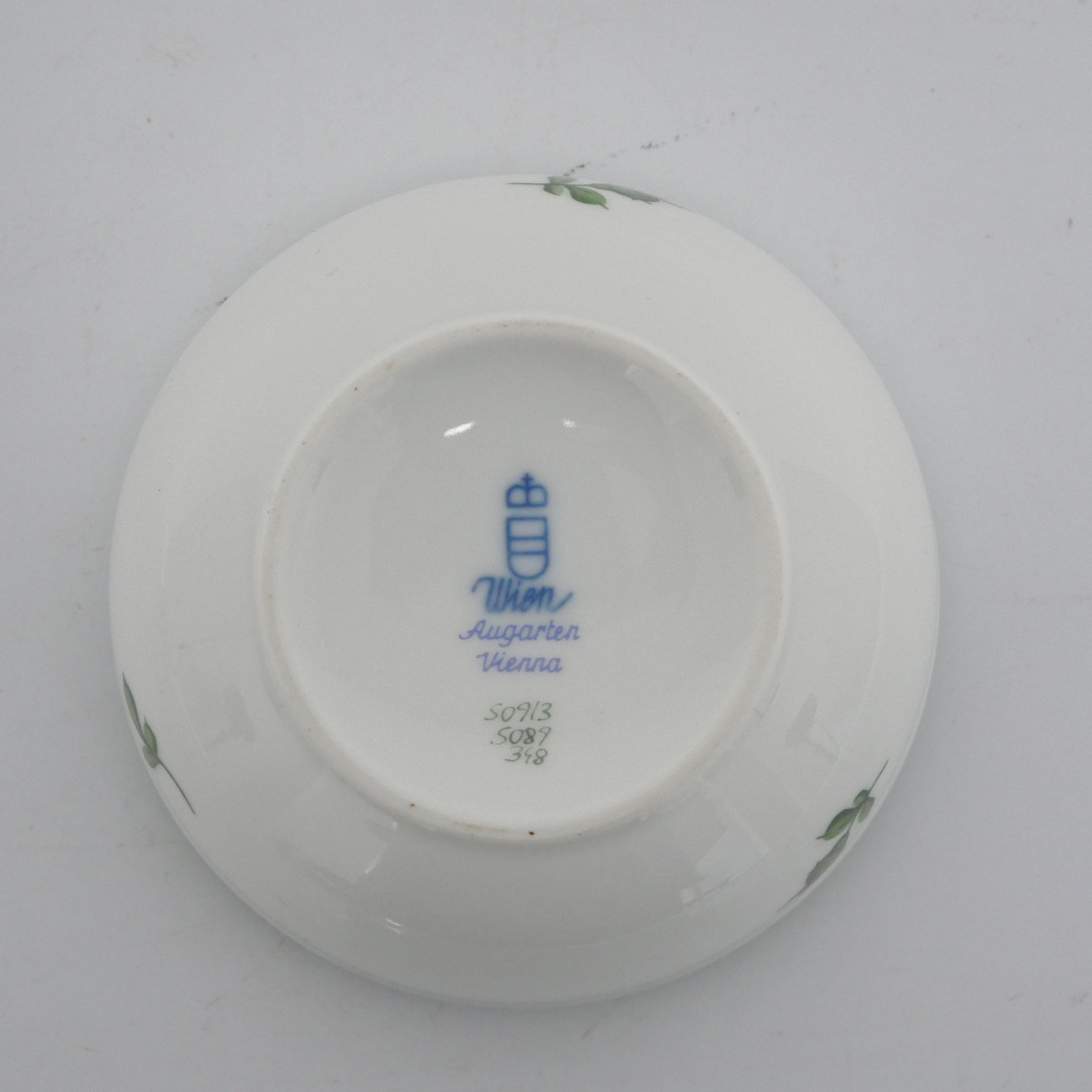 Voir photo 3 de Bonbonnière en Porcelaine - Décor AugartenVienna Bonbonnière en Porcelaine - Décor AugartenVienna Bon état reconditionné photo 3