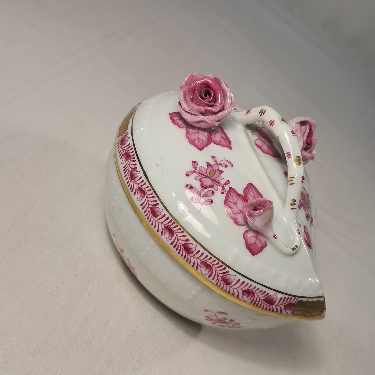 Voir photo 3 de Bonbonnière ou Sucrier cœur en porcelaine Sticher Bonbonnière ou Sucrier cœur en porcelaine Sticher Très bon état reconditionné photo 3