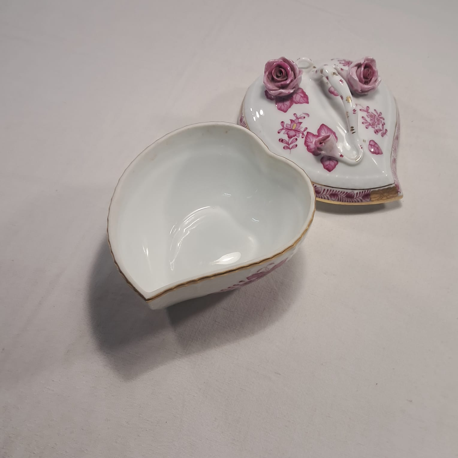 Voir photo 6 de Bonbonnière ou Sucrier cœur en porcelaine Sticher Bonbonnière ou Sucrier cœur en porcelaine Sticher Très bon état reconditionné photo 6