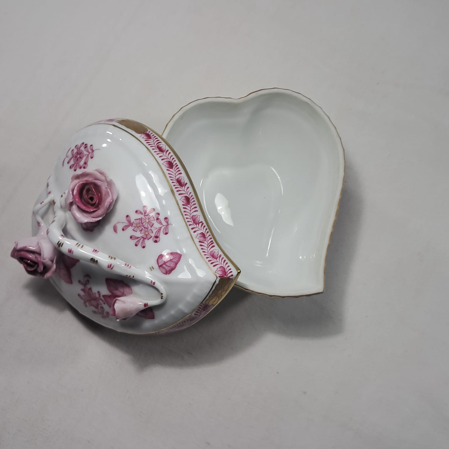 Voir photo 8 de Bonbonnière ou Sucrier cœur en porcelaine Sticher Bonbonnière ou Sucrier cœur en porcelaine Sticher Très bon état reconditionné photo 8