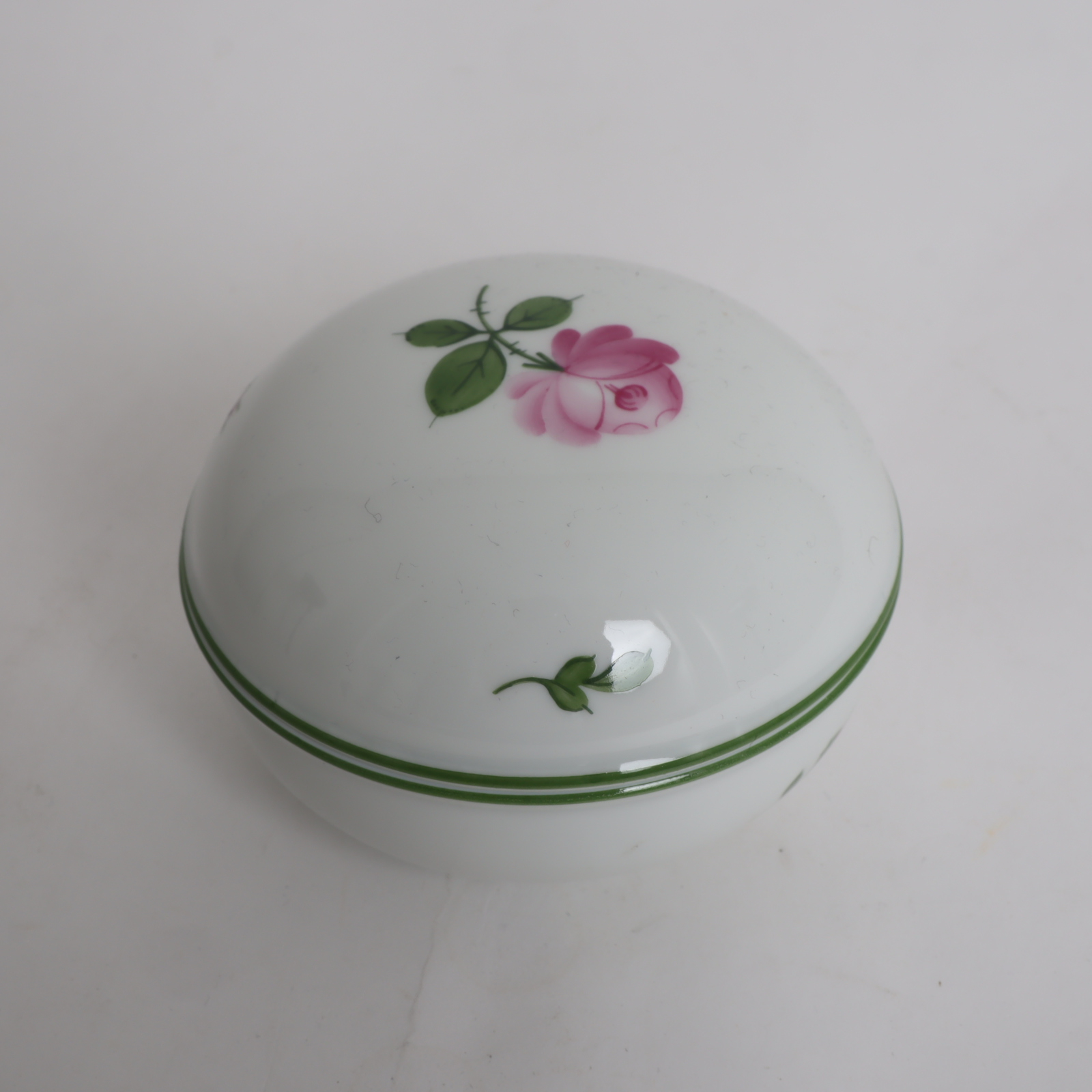 Voir photo 2 de Bonbonnière porcelaine de Vienne Bonbonnière porcelaine de Vienne Bon état reconditionné photo 2