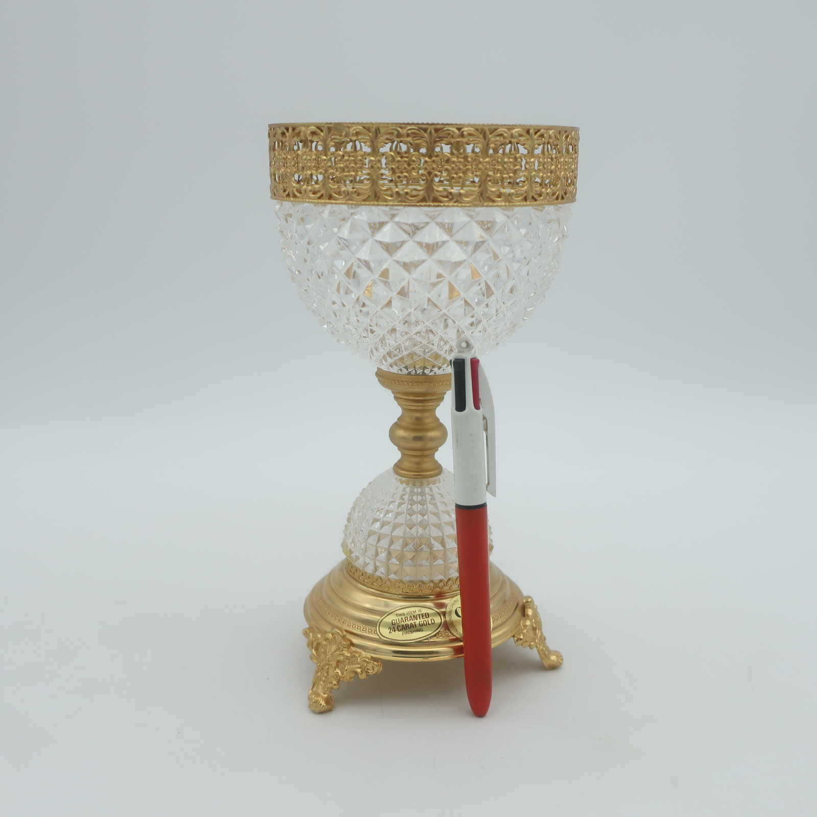 Voir photo 6 de Bonbonnière vintage en bronze doré et cristal taillé Bonbonnière vintage en bronze doré et cristal taillé Très bon état reconditionné photo 6
